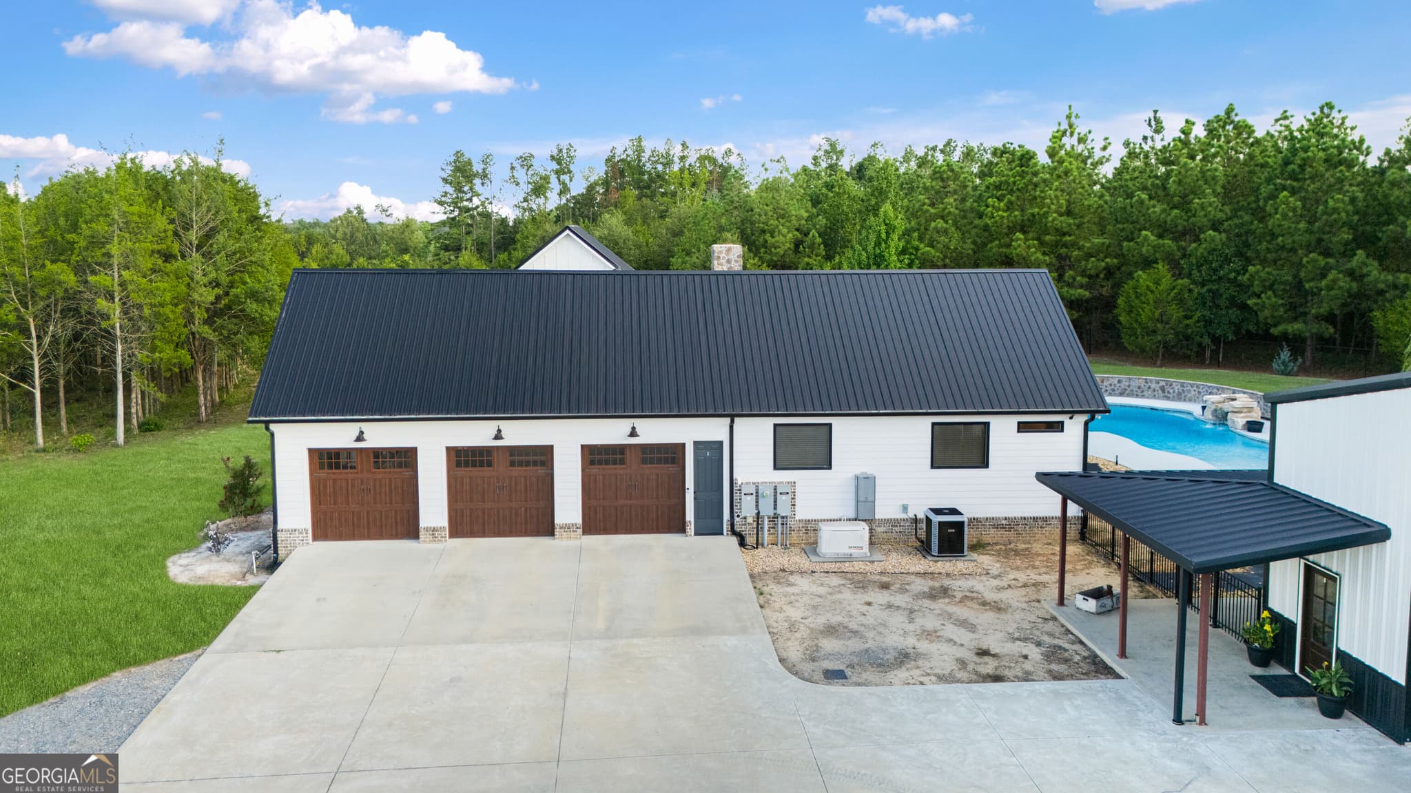 3 bedroom, 3.5 bathroom, 2,456 sq ft single family residence under contract at 107 Lonnie Johnson Road, Hazlehurst, GA 31539 — photo 9