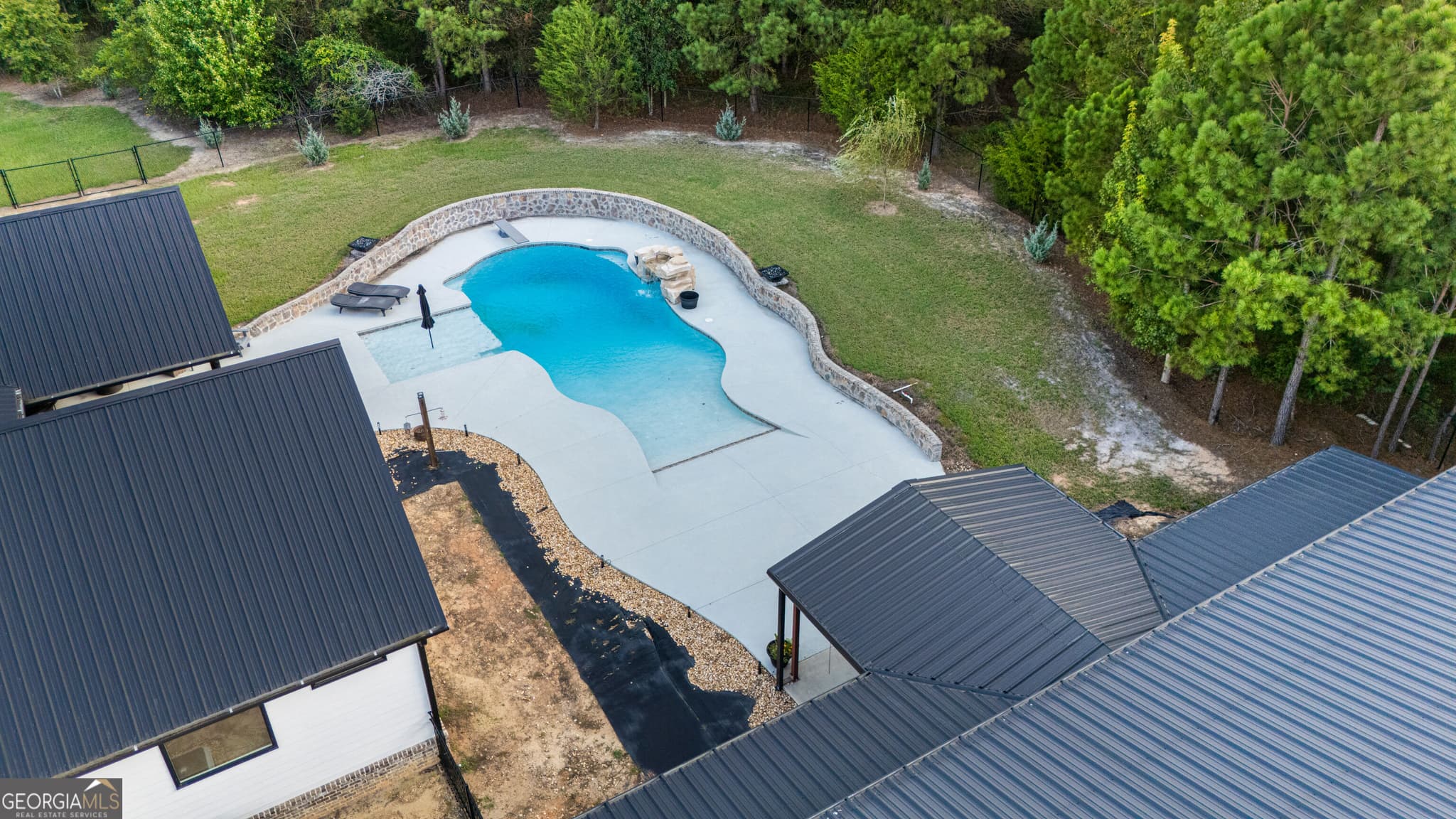 3 bedroom, 3.5 bathroom, 2,456 sq ft single family residence under contract at 107 Lonnie Johnson Road, Hazlehurst, GA 31539 — photo 10