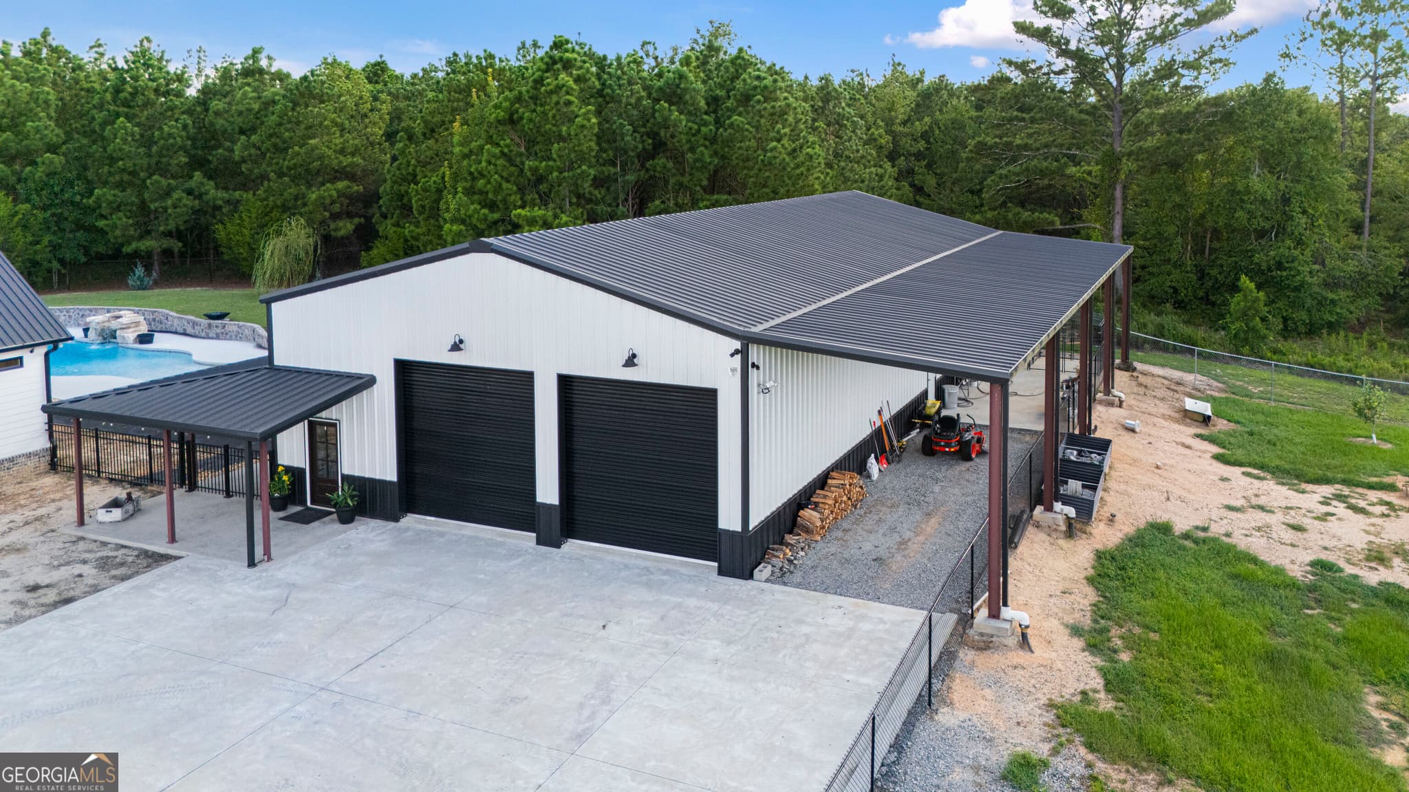 3 bedroom, 3.5 bathroom, 2,456 sq ft single family residence under contract at 107 Lonnie Johnson Road, Hazlehurst, GA 31539 — photo 8