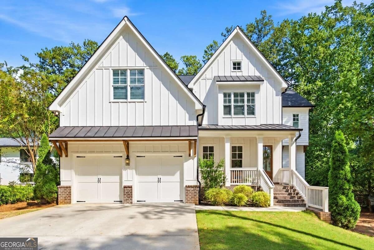 6 bedroom, 5 bathroom, 5,152 sq ft single family residence for sale at 1272 Kingsview Circle, Smyrna, GA 30080 — photo 1 of 49