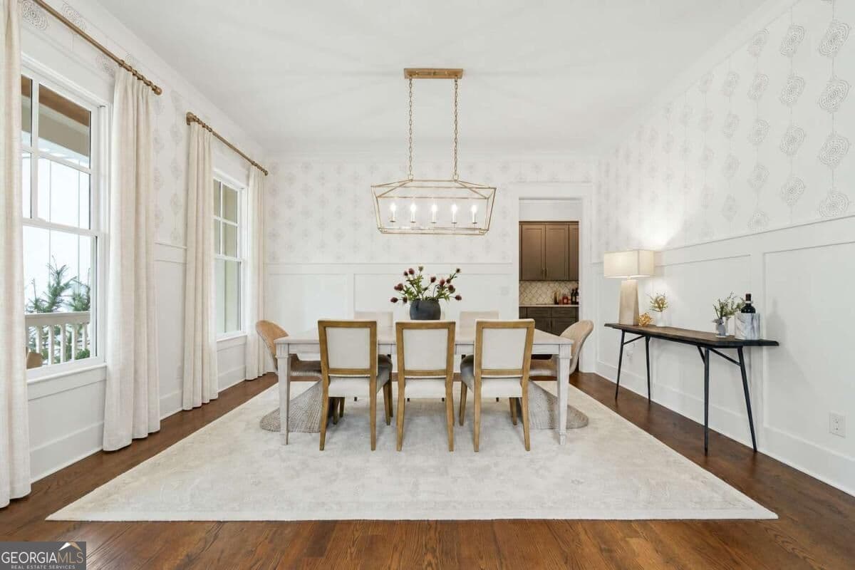 6 bedroom, 5 bathroom, 5,152 sq ft single family residence for sale at 1272 Kingsview Circle, Smyrna, GA 30080 — photo 4