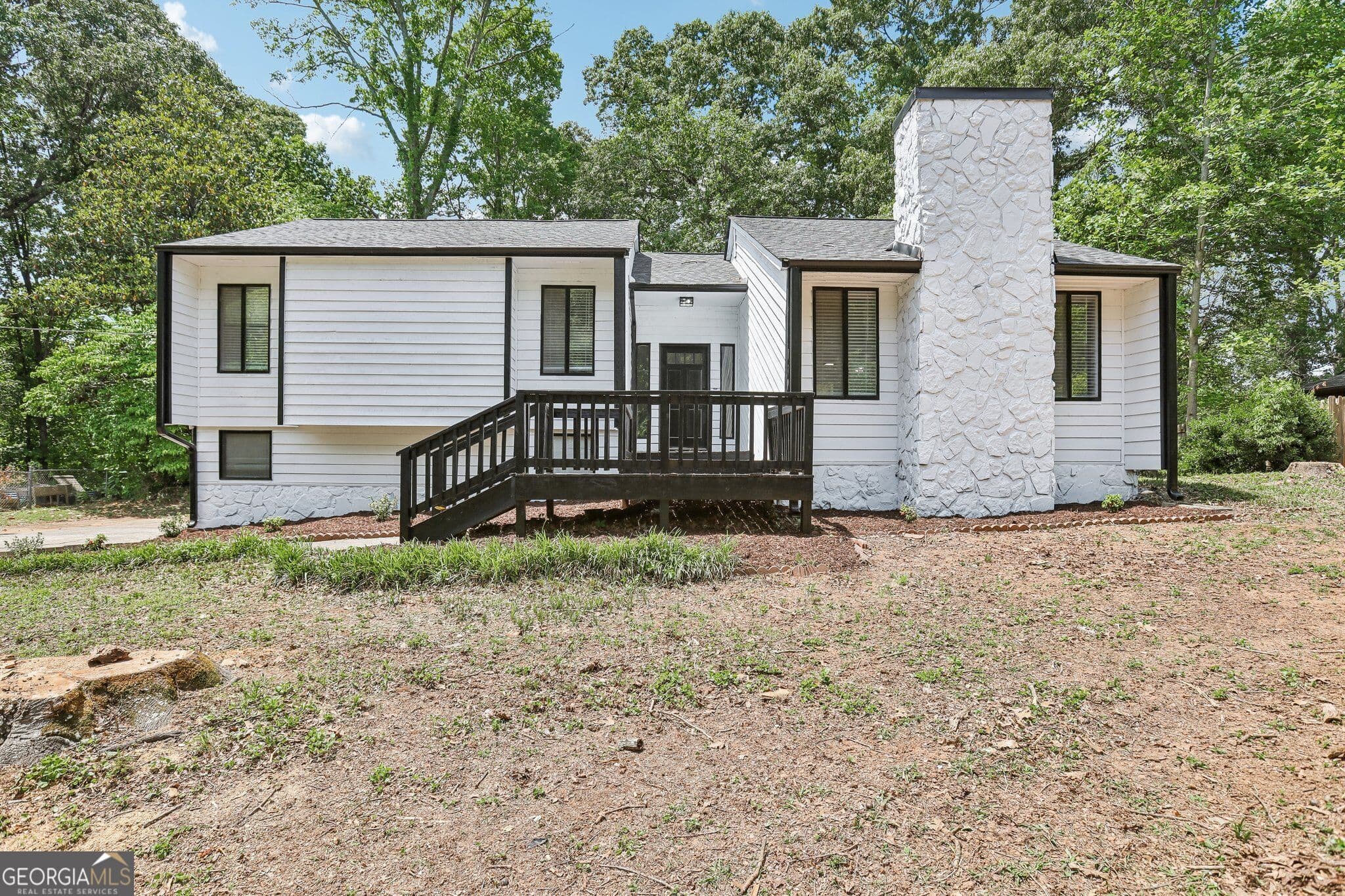 3 bedroom, 2 bathroom, 2,200 sq ft single family residence for sale at 5497 Gibson Drive, Acworth, GA 30102 — photo 1 of 34