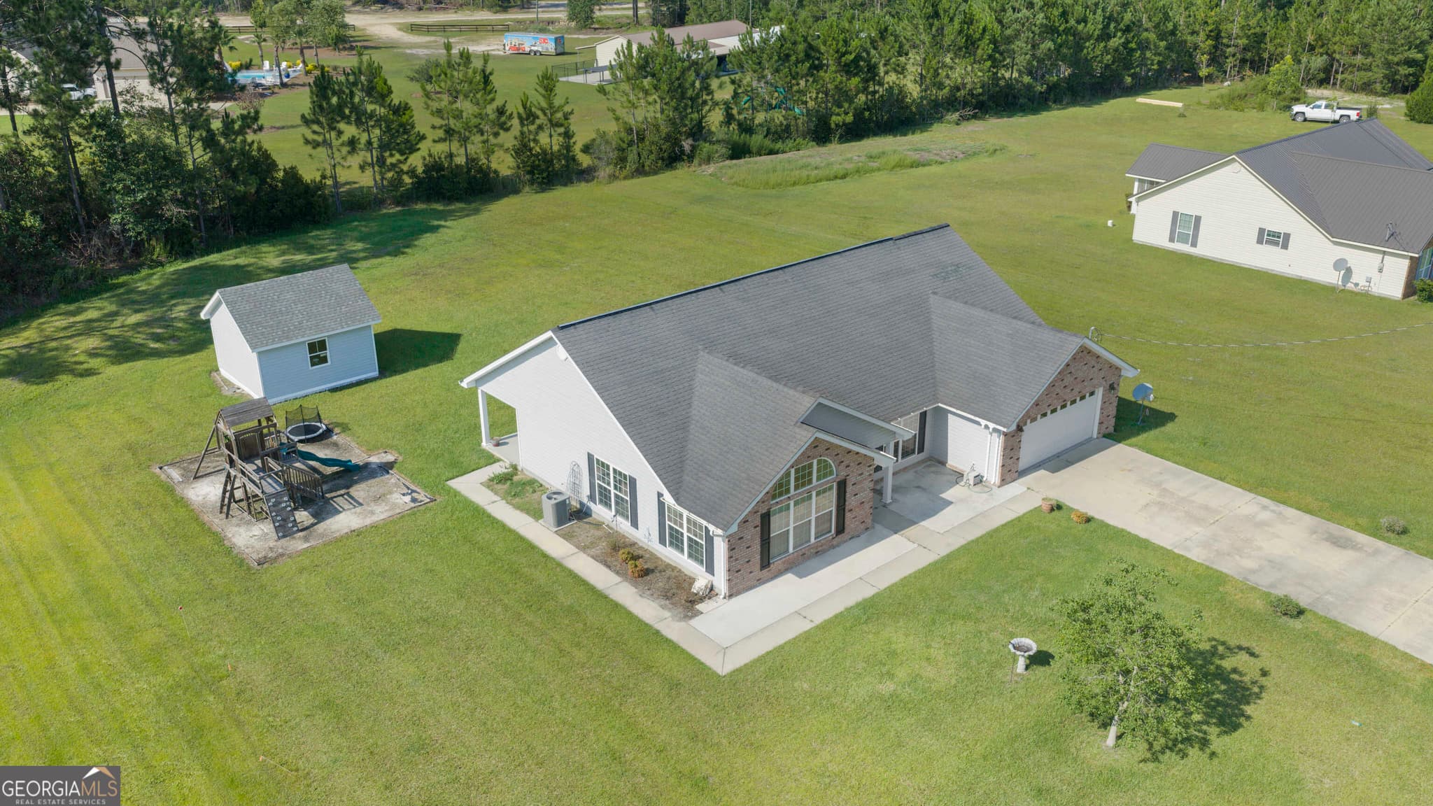 3 bedroom, 2 bathroom, 2,353 sq ft single family residence for rent at 99 Jennifer Lane, Baxley, GA 31513 for $2,000 a month — photo 5