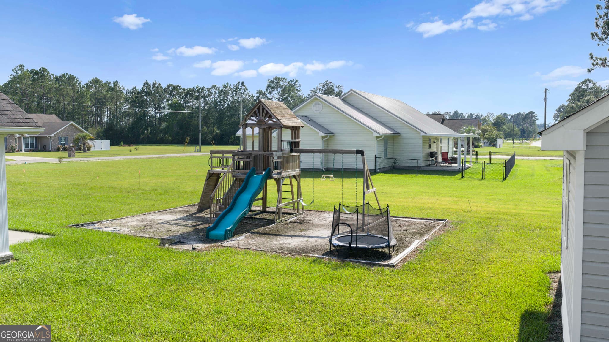 3 bedroom, 2 bathroom, 2,353 sq ft single family residence for rent at 99 Jennifer Lane, Baxley, GA 31513 for $2,000 a month — photo 8