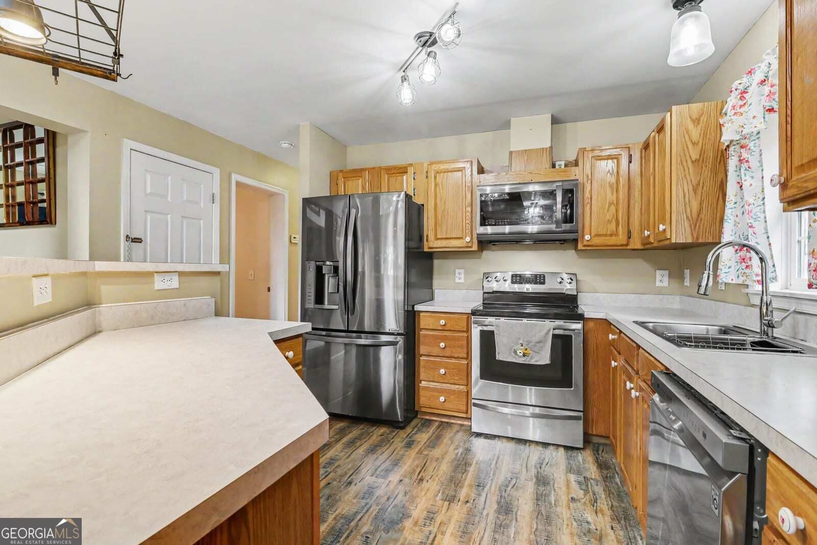 4 bedroom, 4 bathroom, 2,984 sq ft single family residence for sale at 584 Chalet Drive, Sautee Nacoochee, GA 30571 — photo 5