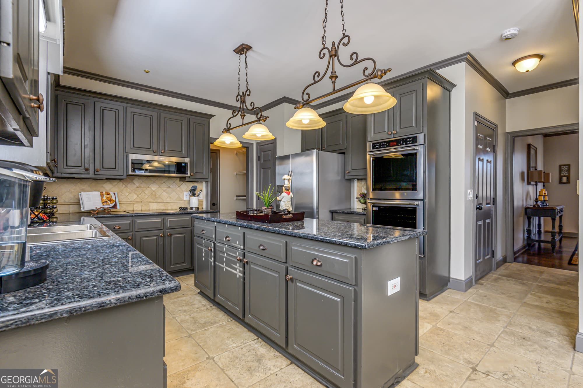 5 bedroom, 3.5 bathroom single family residence for rent at 10 Bridlewood Court, Cartersville, GA 30120 for $8,832 a month — photo 3