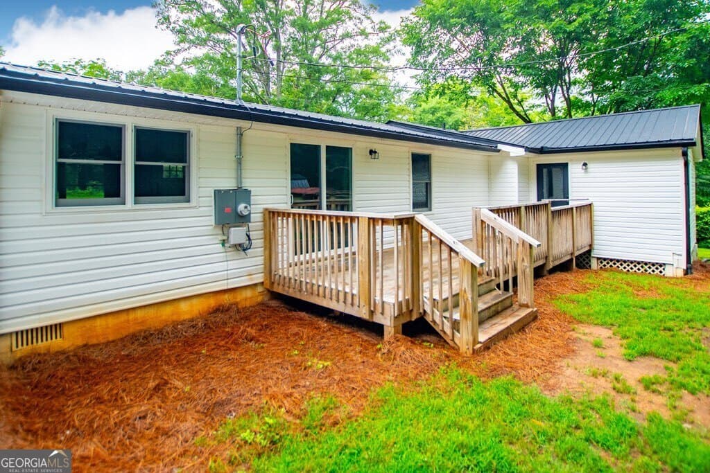 3 bedroom, 2 bathroom, 1,896 sq ft single family residence for sale at 61 Davenport Mill Road, Carrollton, GA 30117 — photo 6