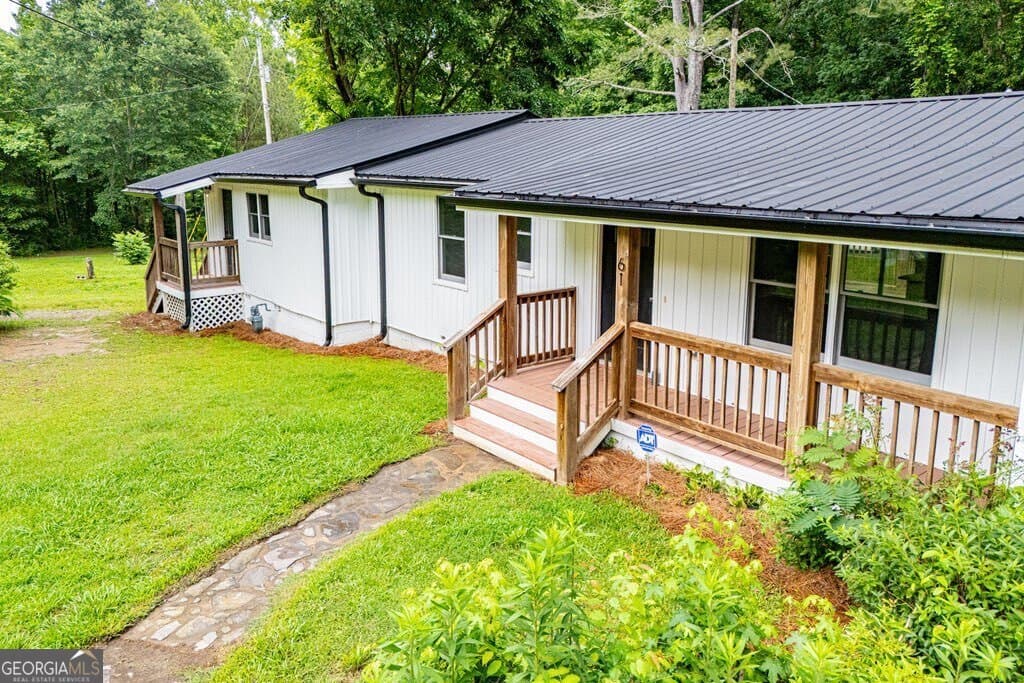 3 bedroom, 2 bathroom, 1,896 sq ft single family residence for sale at 61 Davenport Mill Road, Carrollton, GA 30117 — photo 3