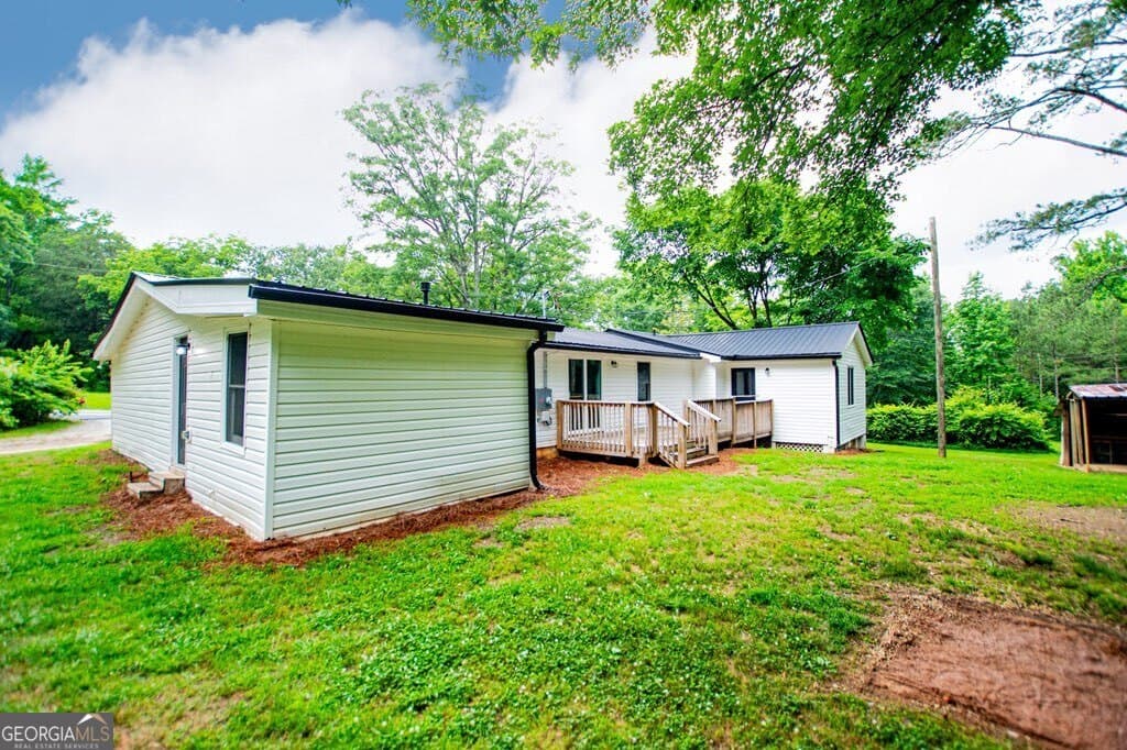3 bedroom, 2 bathroom, 1,896 sq ft single family residence for sale at 61 Davenport Mill Road, Carrollton, GA 30117 — photo 4