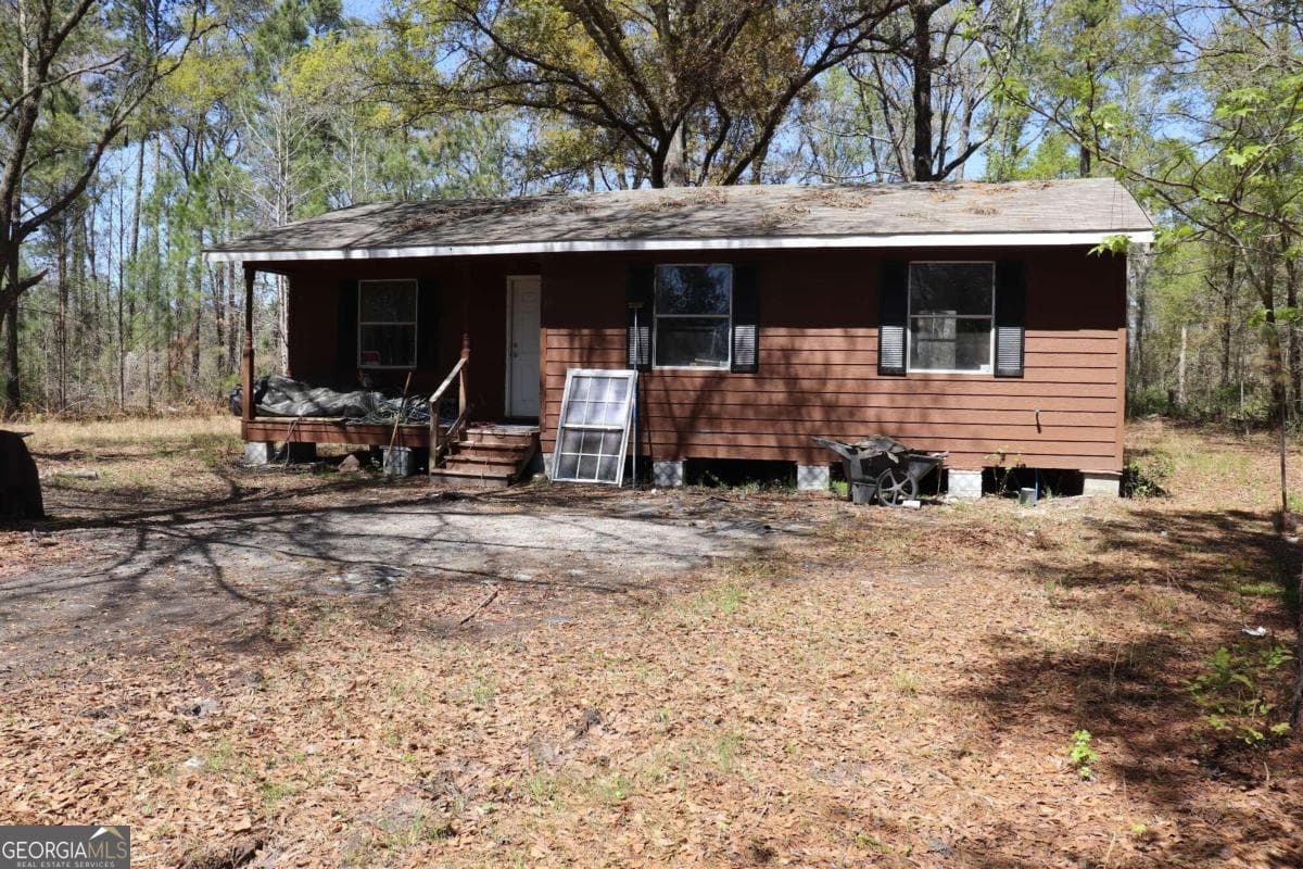2 bedroom, 1 bathroom single family residence sold at 890 Charles Shuman Road, Pembroke, GA 31321