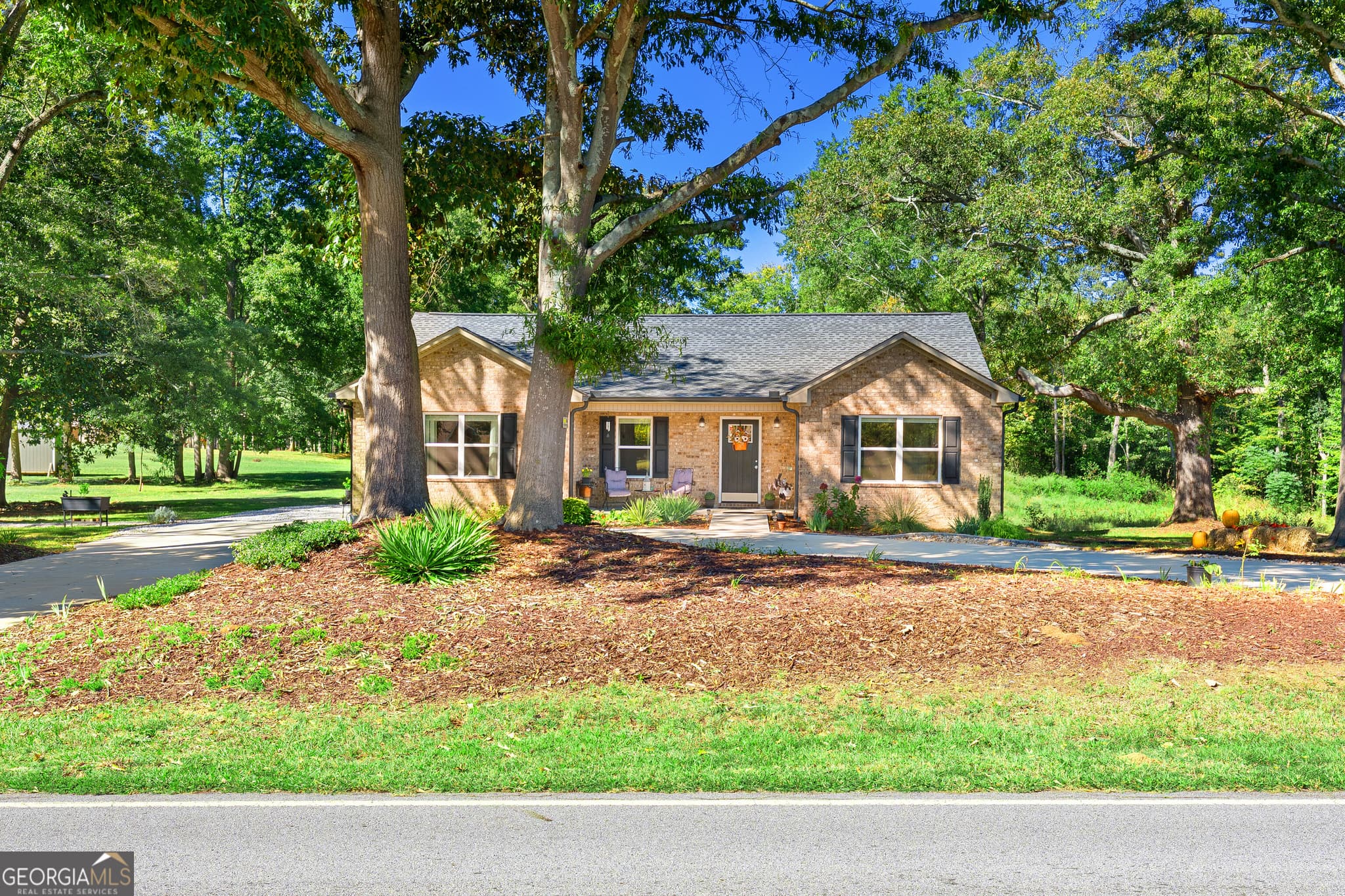 3 bedroom, 2 bathroom, 1,688 sq ft single family residence for sale at 120 Roper Road, Canon, GA 30520 — photo 3