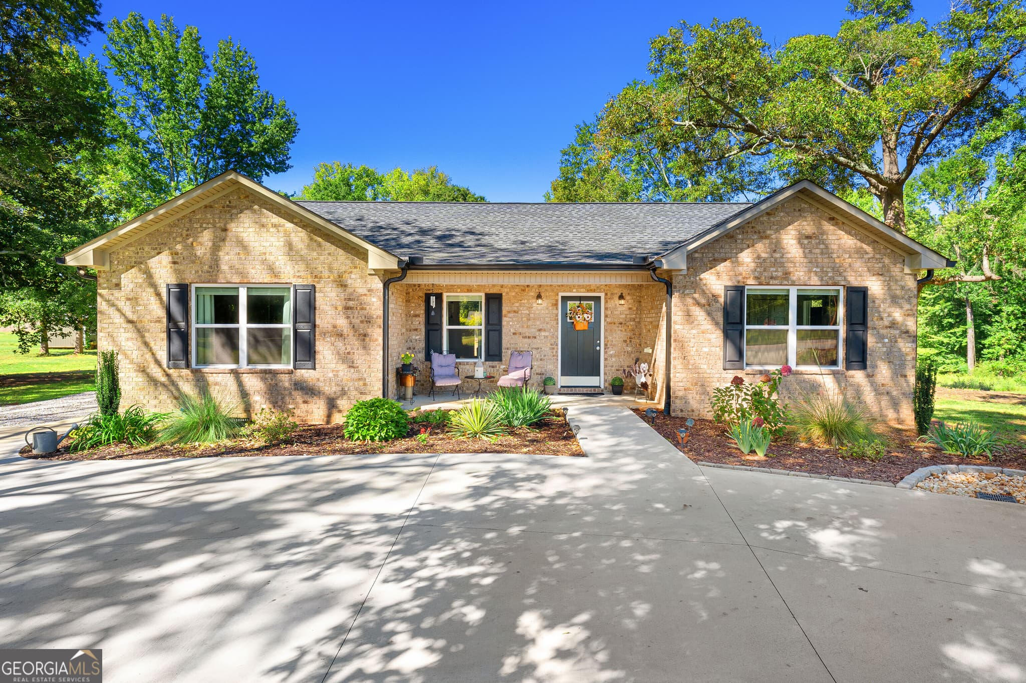 3 bedroom, 2 bathroom, 1,688 sq ft single family residence for sale at 120 Roper Road, Canon, GA 30520 — photo 1 of 35
