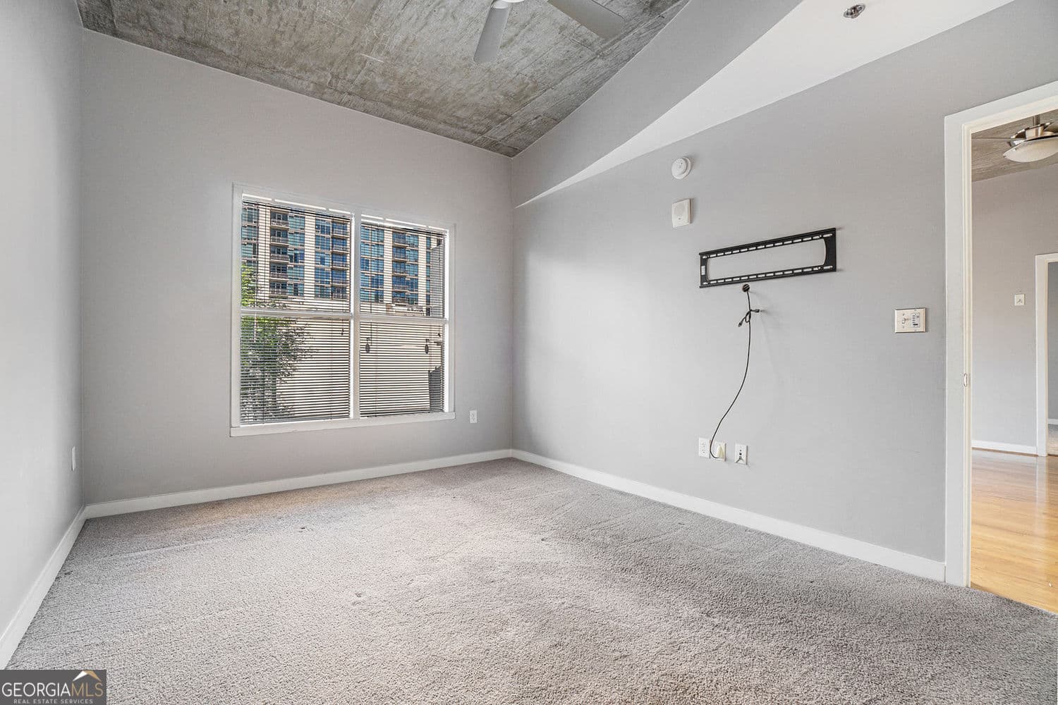 2 bedroom, 2 bathroom, 1,274 sq ft condominium for sale at 250 Pharr Road 405, Atlanta, GA 30305 — photo 6