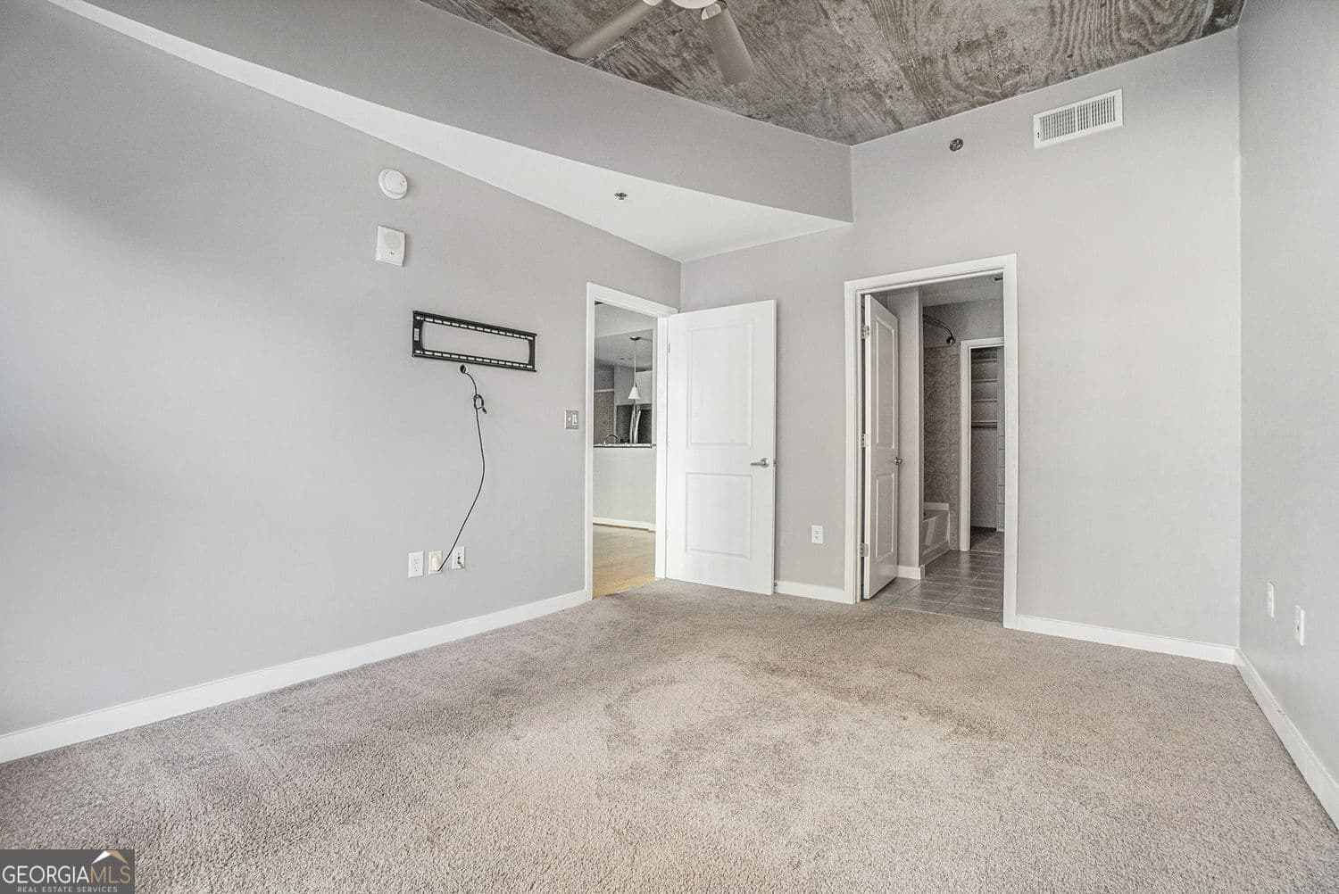 2 bedroom, 2 bathroom, 1,274 sq ft condominium for sale at 250 Pharr Road 405, Atlanta, GA 30305 — photo 7
