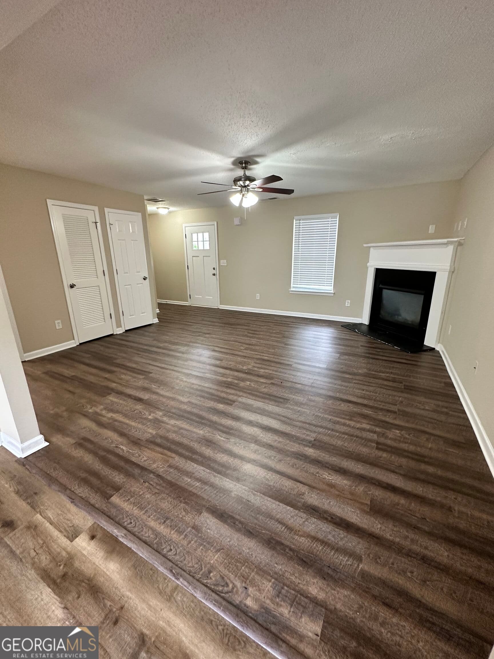 3 bedroom, 2.5 bathroom, 1,400 sq ft single family residence for sale at 411 Kara Lane, Mcdonough, GA 30253 — photo 9