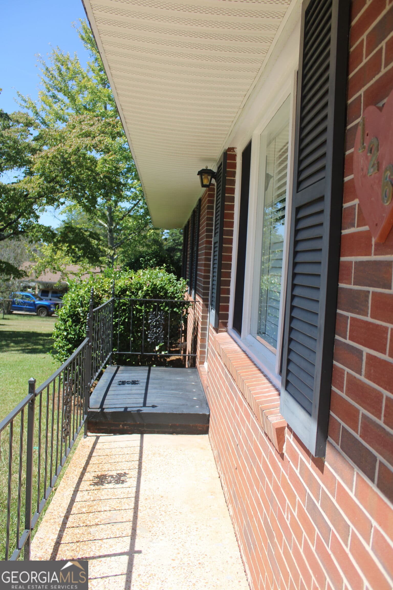 3 bedroom, 1 bathroom, 1,179 sq ft single family residence for sale at 126 N Chilton Crescent, Lagrange, GA 30240 — photo 8