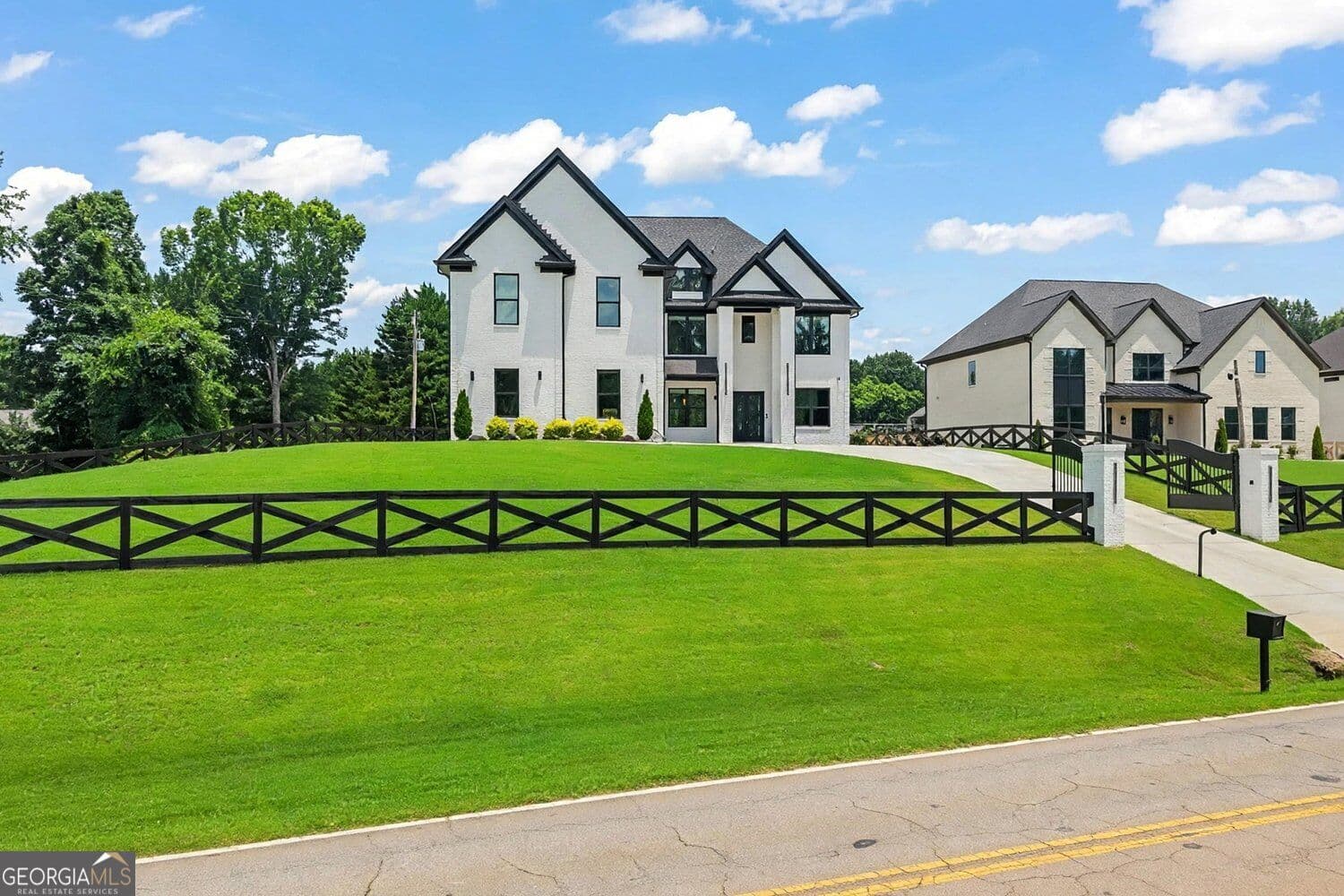 5 bedroom, 4.5 bathroom, 4,933 sq ft single family residence for sale at 5749 Union Church Road, Braselton, GA 30517 — photo 2