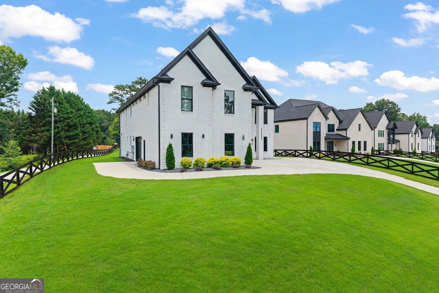 5 bedroom, 4.5 bathroom, 4,933 sq ft single family residence for sale at 5749 Union Church Road, Braselton, GA 30517 — photo 3