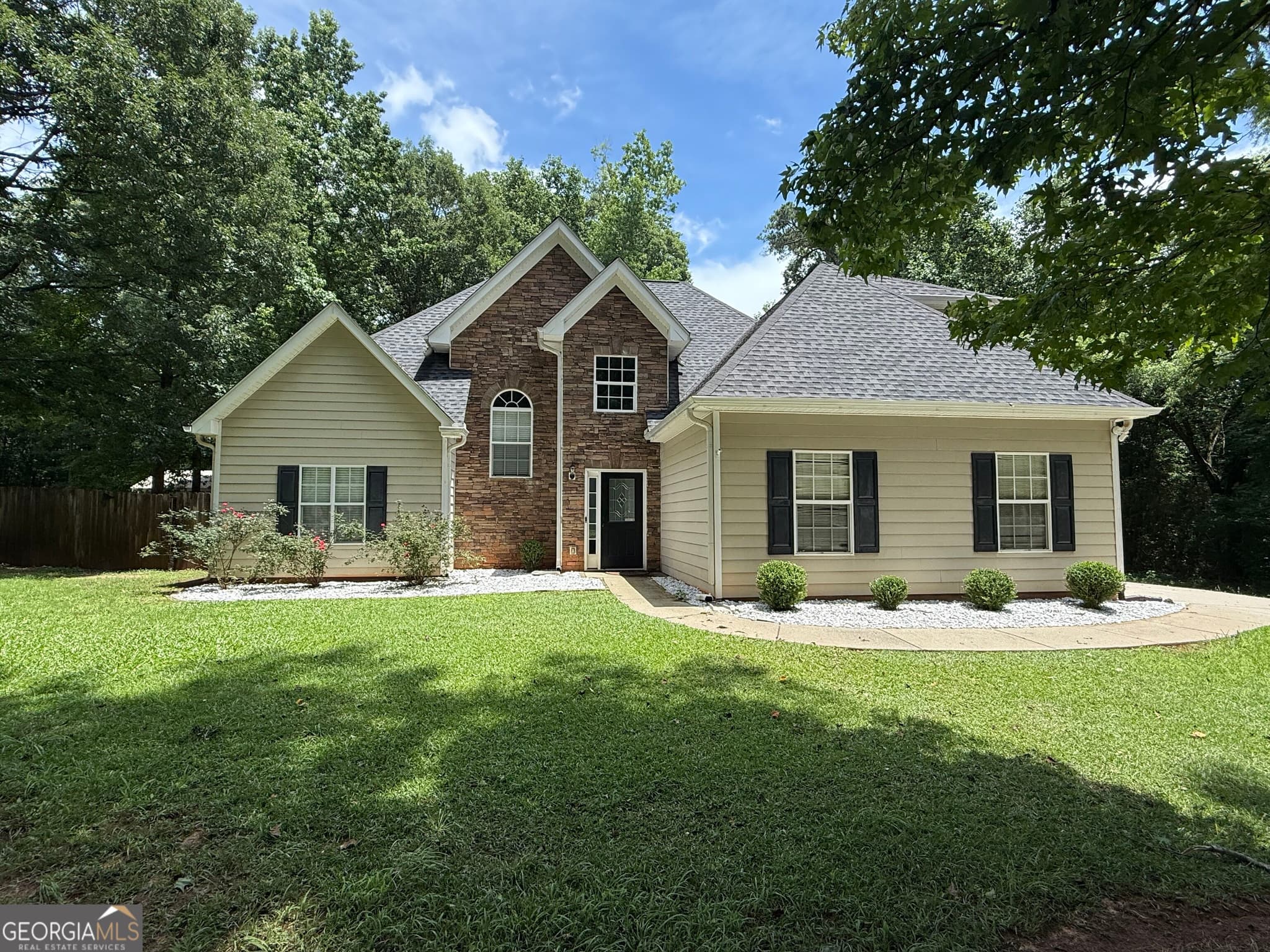 3 bedroom, 2.5 bathroom, 1,773 sq ft single family residence for rent at 158 River Park Circle, Mcdonough, GA 30252 for $2,200 a month — photo 1 of 1