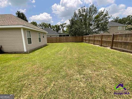 3 bedroom, 2 bathroom, 1,574 sq ft single family residence under contract at 4204 Bridle Trail, Valdosta, GA 31605 — photo 5