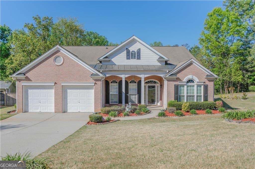 3 bedroom, 2 bathroom, 2,390 sq ft single family residence for rent at 3878 Hannahberry Place, Buford, GA 30519 for $2,600 a month — photo 1 of 18