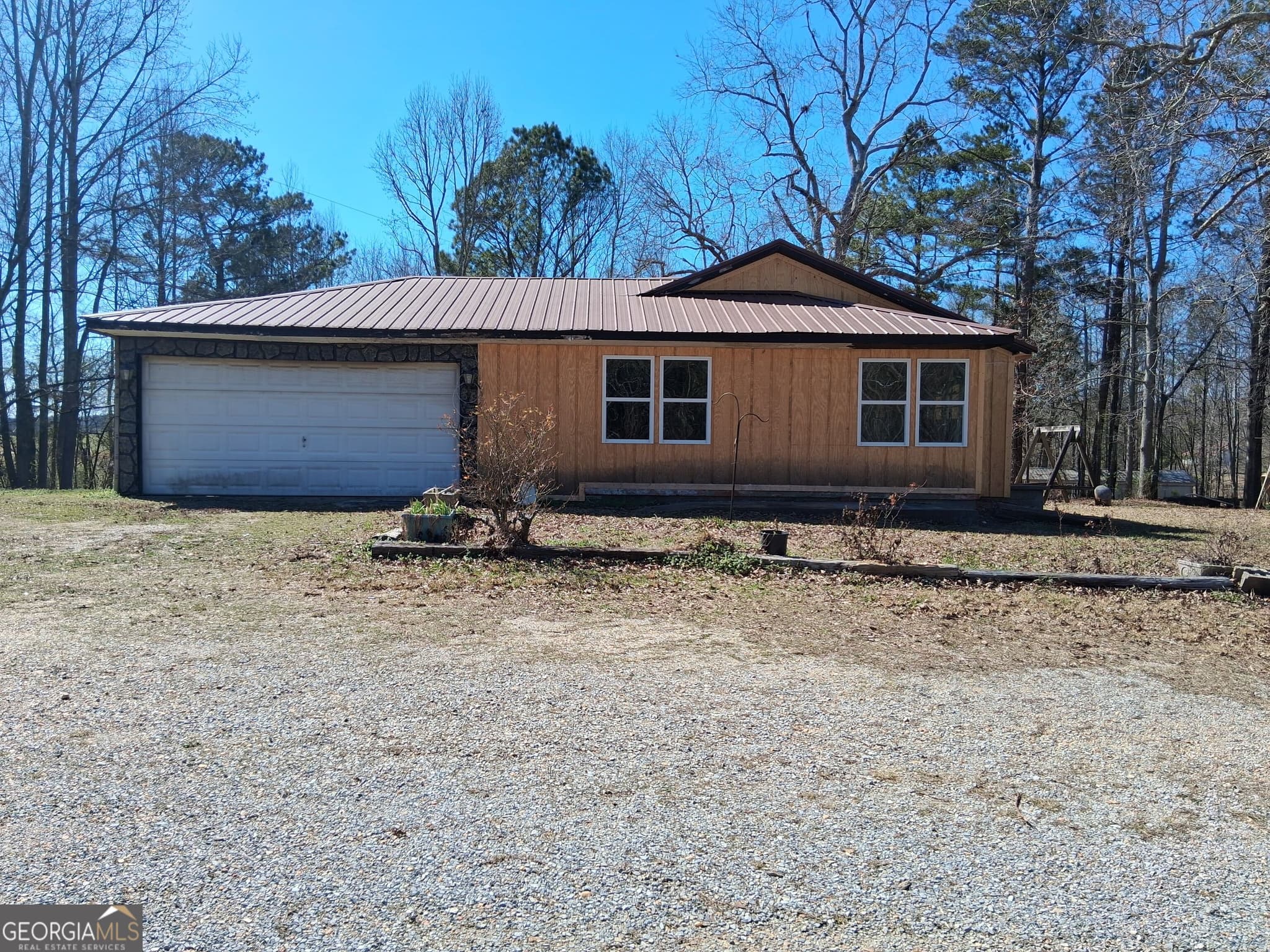 2 bedroom, 1 bathroom, 1,763 sq ft single family residence for sale at 4400 Highway 431, Heflin, AL 36264