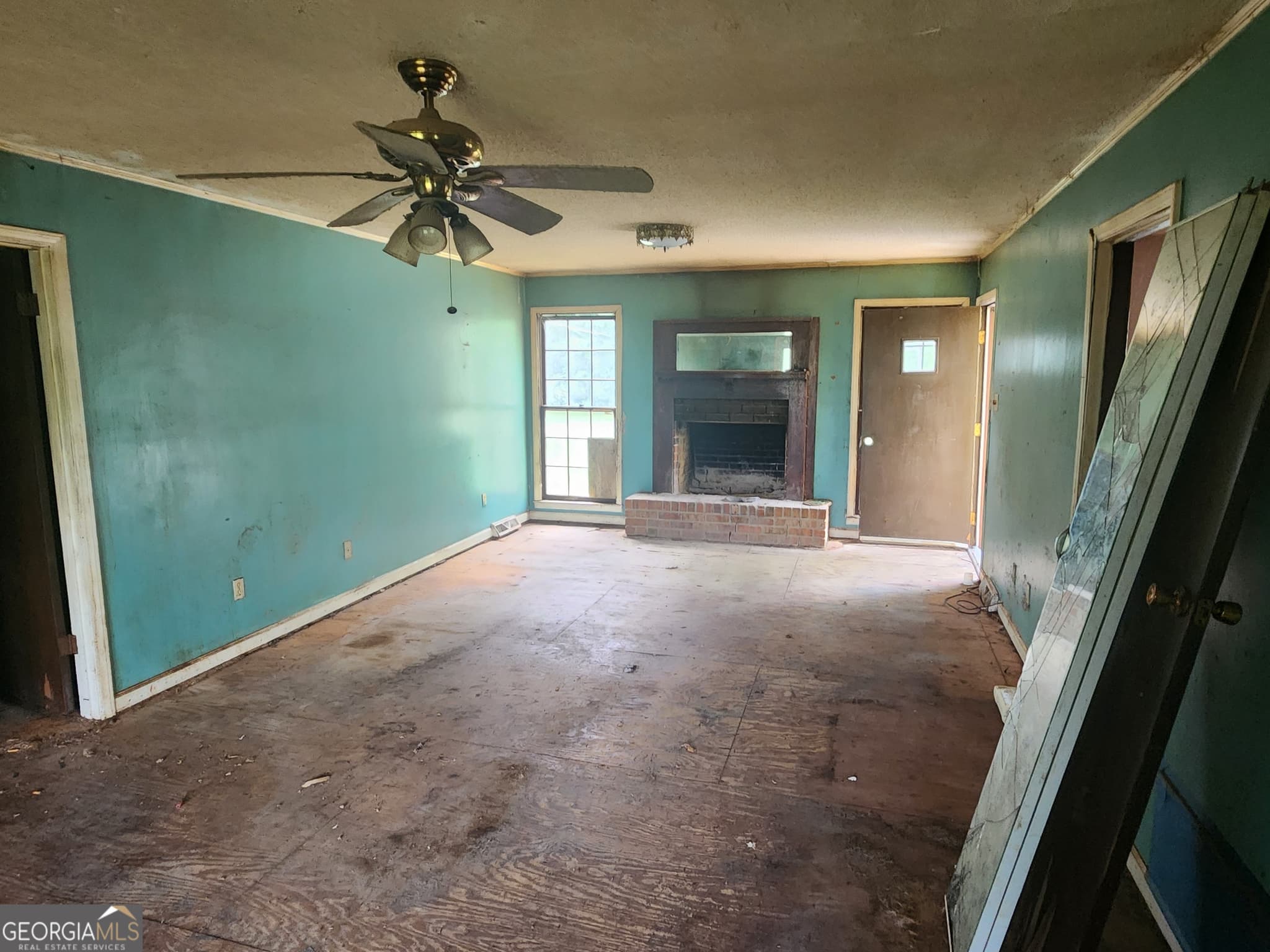 4 bedroom, 2.5 bathroom, 1,673 sq ft single family residence for sale at 1182 Cleveland Mill Road, Hartwell, GA 30643 — photo 3