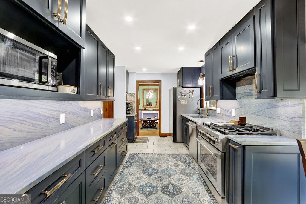 4 bedroom, 4.5 bathroom, 2,908 sq ft single family residence for sale at 2511 Flagsmoor Drive, Snellville, GA 30078 — photo 6