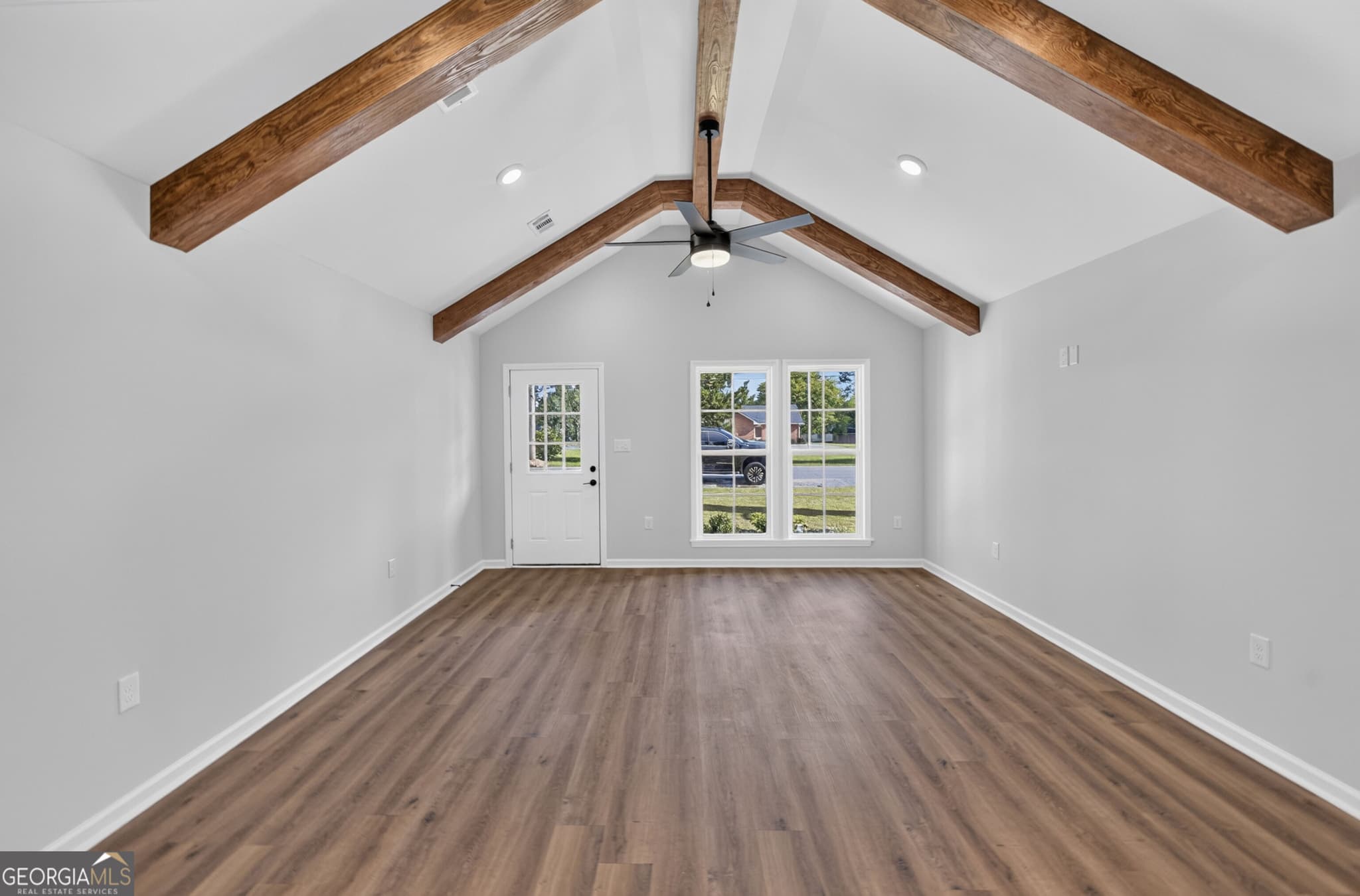 3 bedroom, 2 bathroom, 1,792 sq ft single family residence for sale at 703 E Adair Street, Valdosta, GA 31601 — photo 6