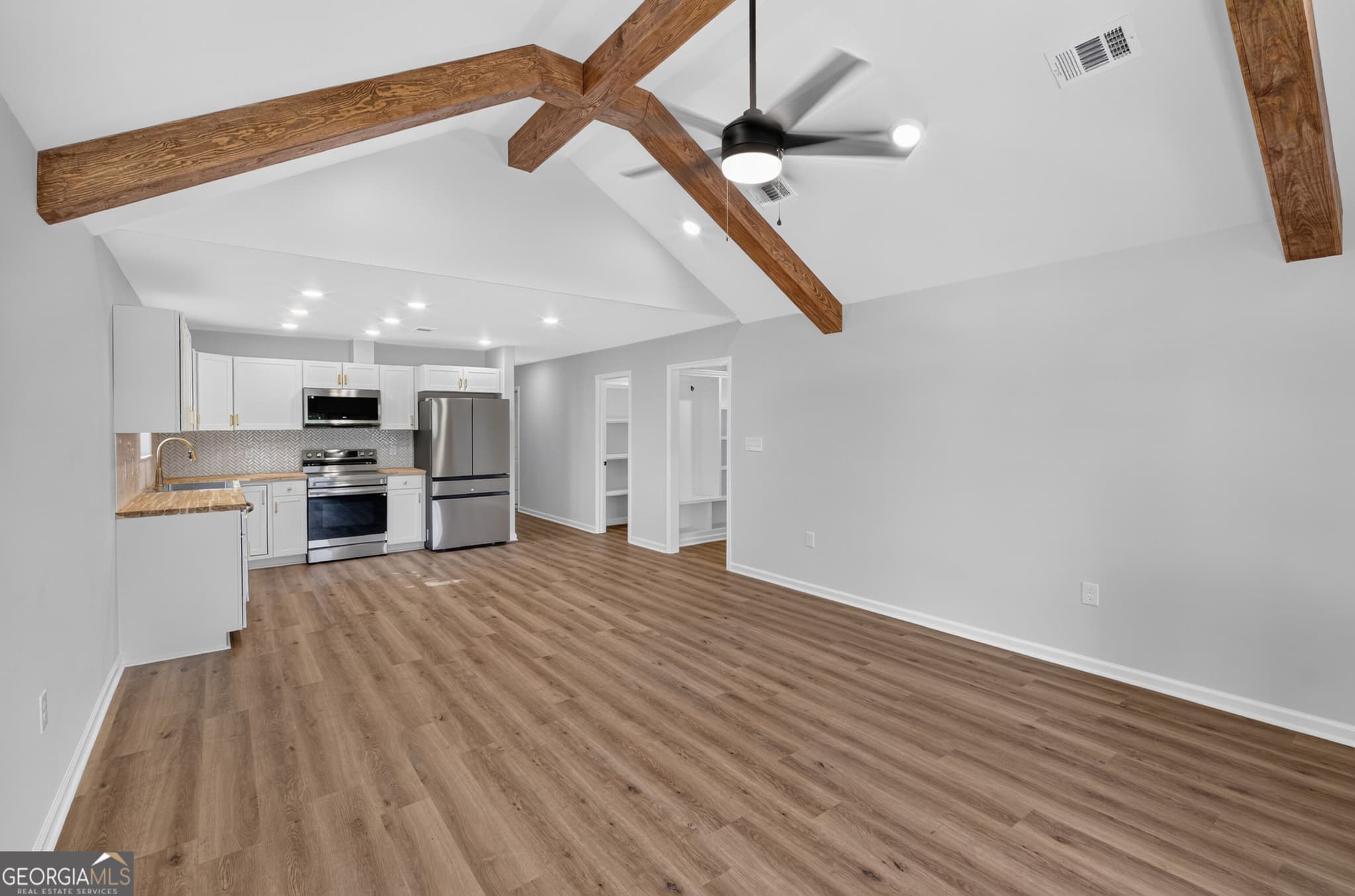 3 bedroom, 2 bathroom, 1,792 sq ft single family residence for sale at 703 E Adair Street, Valdosta, GA 31601 — photo 7