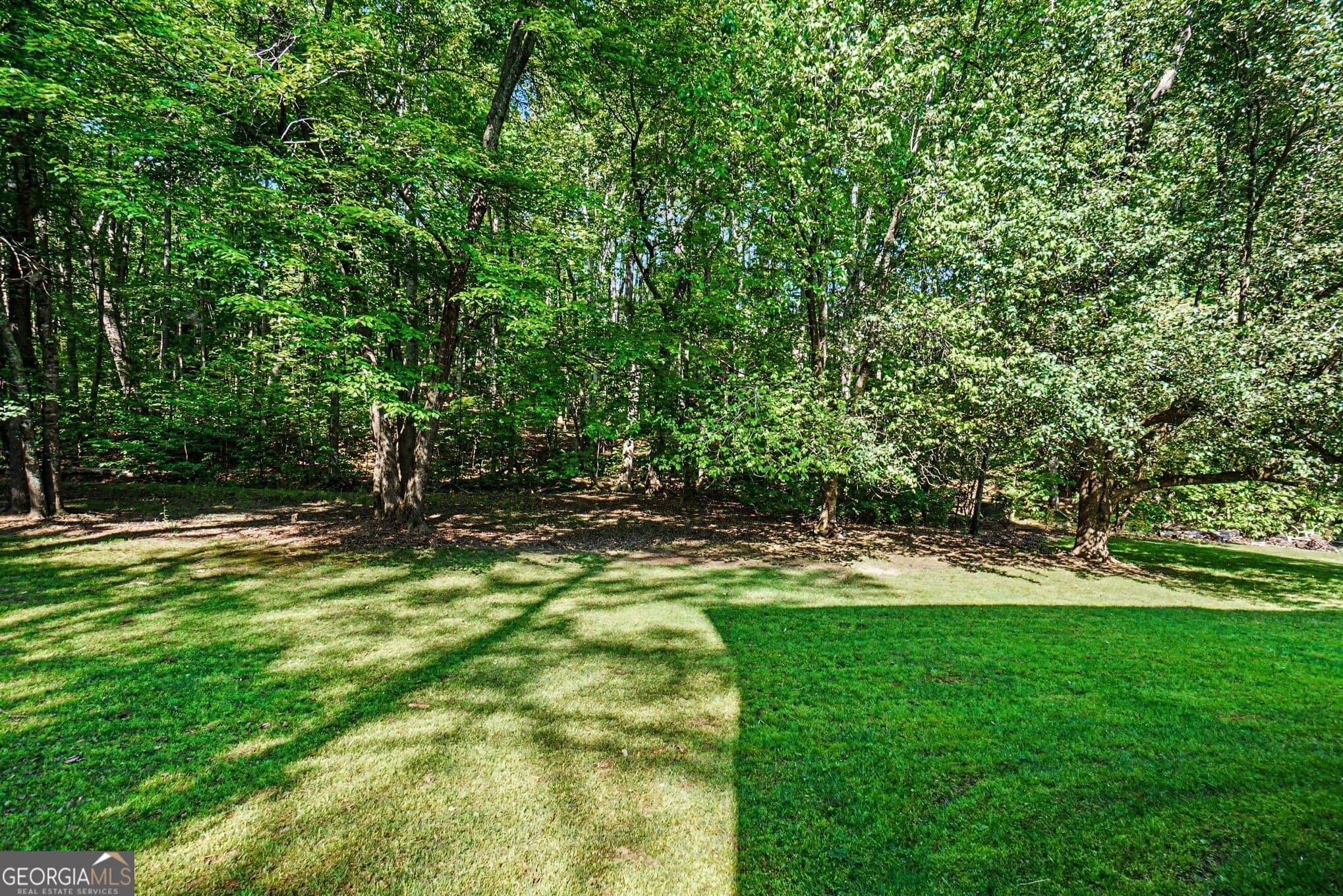 3 bedroom, 2.5 bathroom, 2,109 sq ft single family residence for sale at 4025 Bent Willow Lane, Woodstock, GA 30189 — photo 3