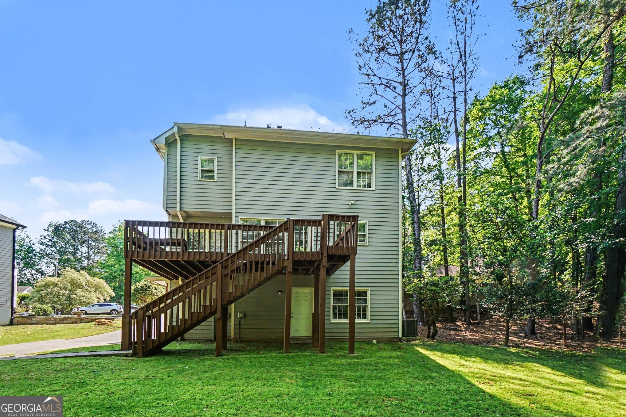 3 bedroom, 2.5 bathroom, 2,109 sq ft single family residence for sale at 4025 Bent Willow Lane, Woodstock, GA 30189 — photo 4