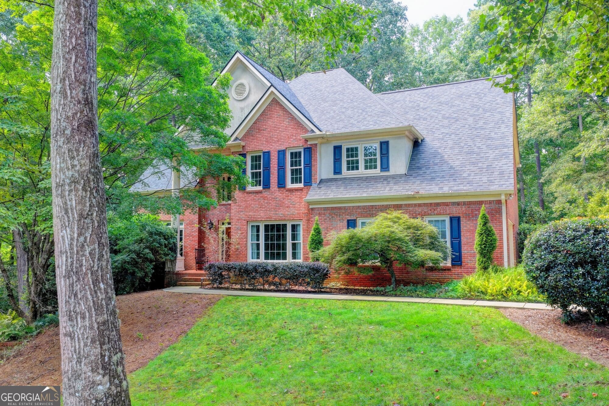 5 bedroom, 4.5 bathroom, 3,950 sq ft single family residence for sale at 375 Petersford Way, Milton, GA 30004 — photo 2