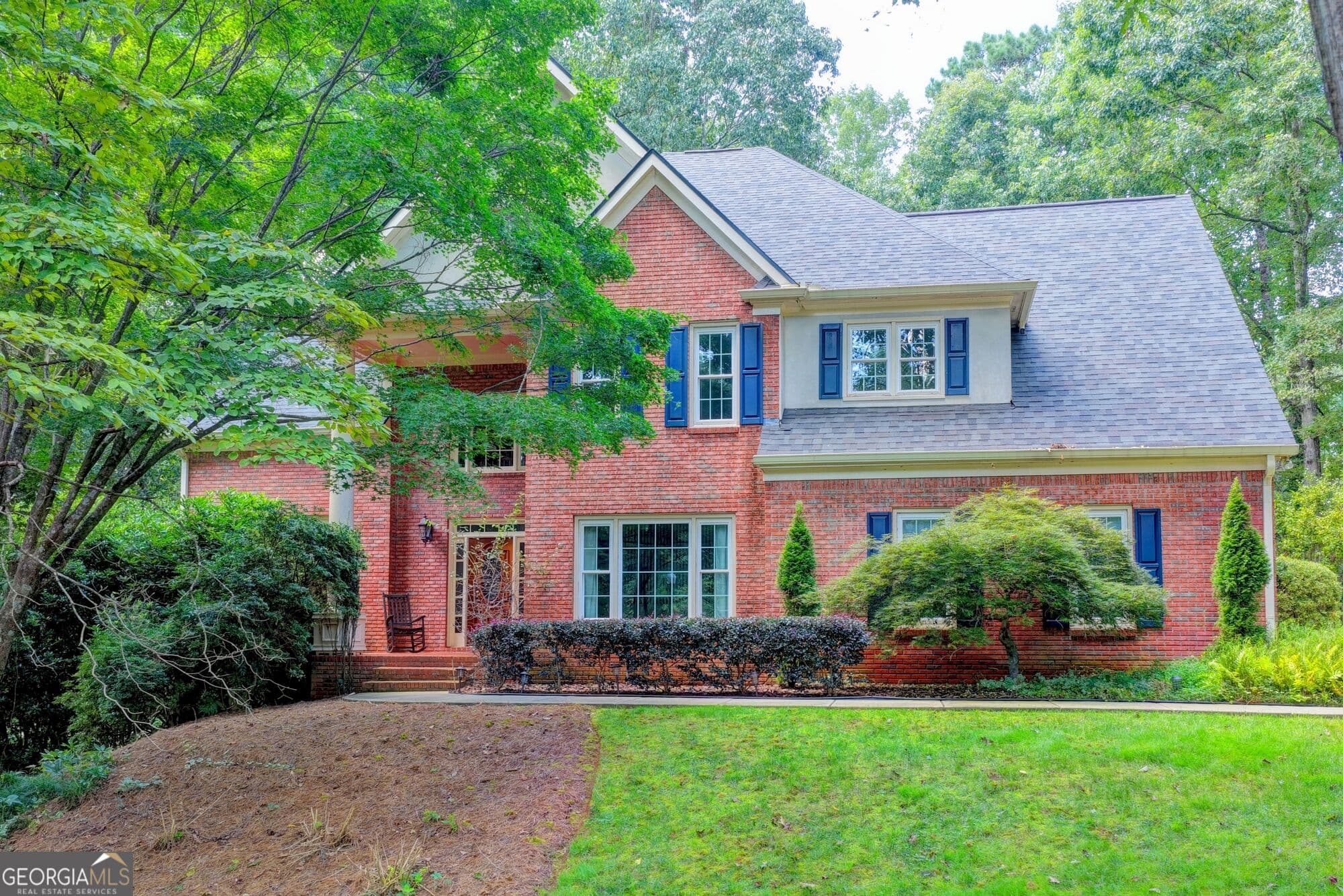 5 bedroom, 4.5 bathroom, 3,950 sq ft single family residence for sale at 375 Petersford Way, Milton, GA 30004