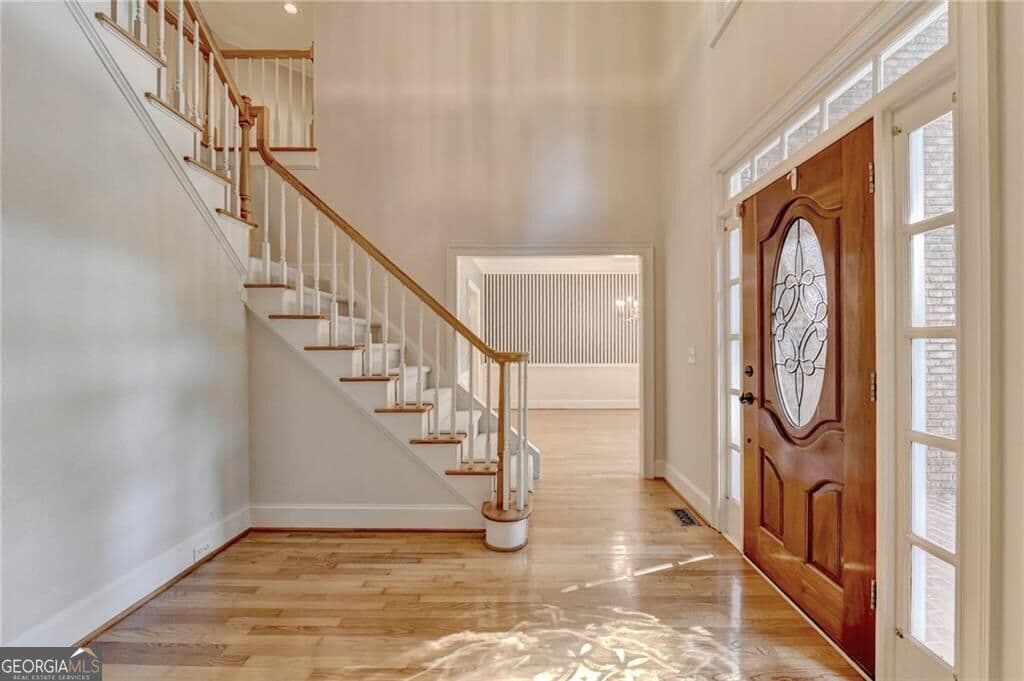 5 bedroom, 4.5 bathroom, 3,950 sq ft single family residence for sale at 375 Petersford Way, Milton, GA 30004 — photo 5