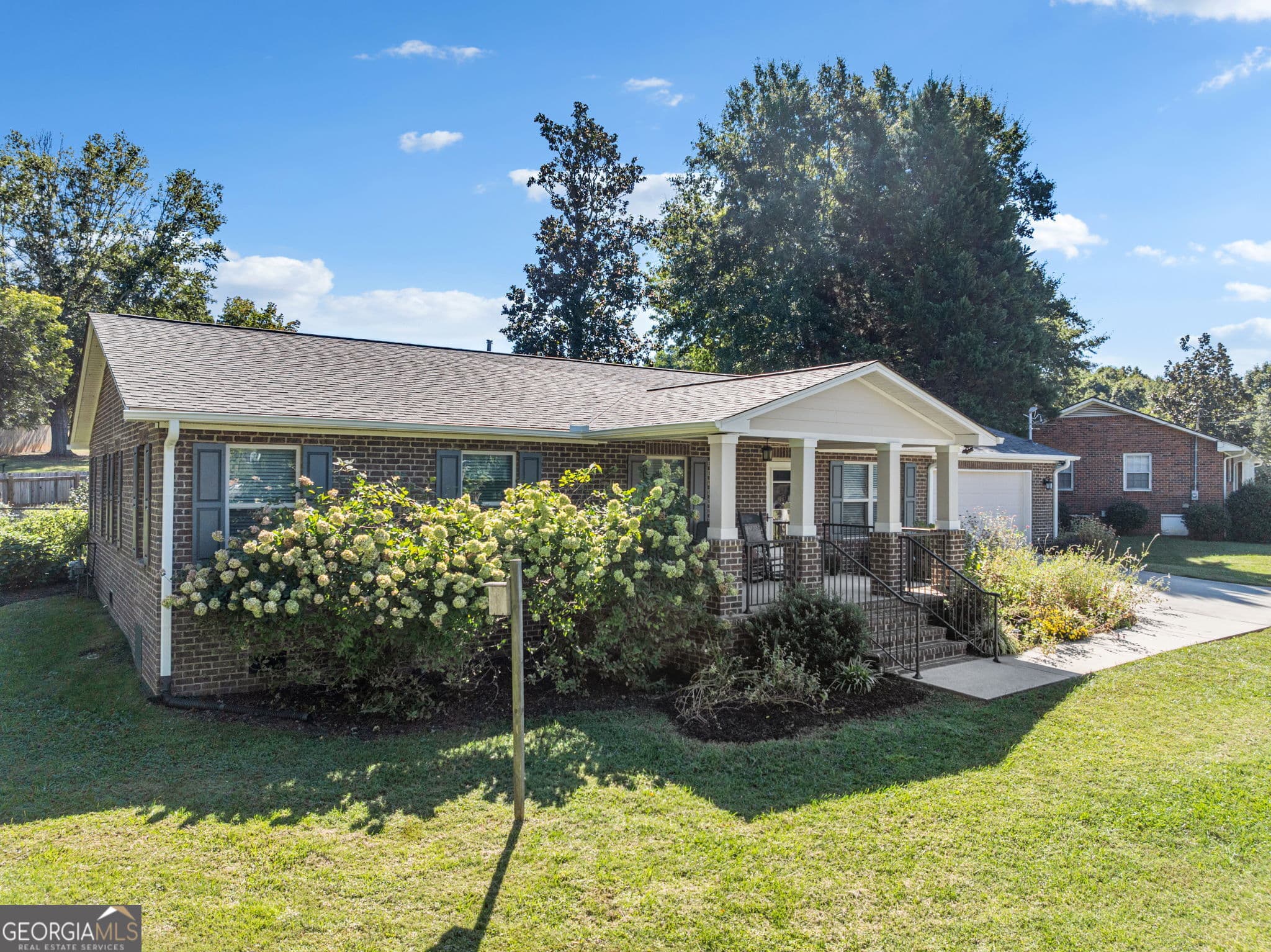 3 bedroom, 2 bathroom, 1,860 sq ft single family residence for sale at 13 Faulkner Street, Cleveland, GA 30528 — photo 4