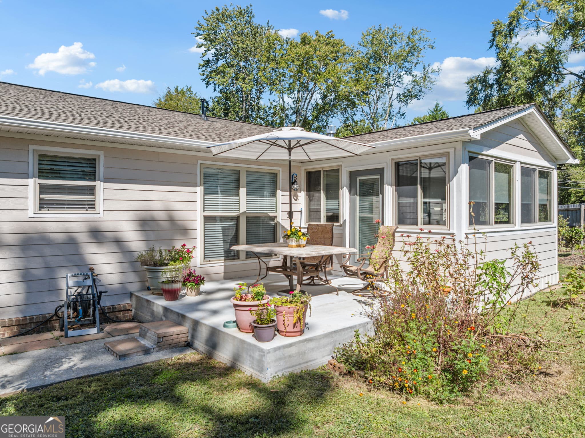 3 bedroom, 2 bathroom, 1,860 sq ft single family residence for sale at 13 Faulkner Street, Cleveland, GA 30528 — photo 8