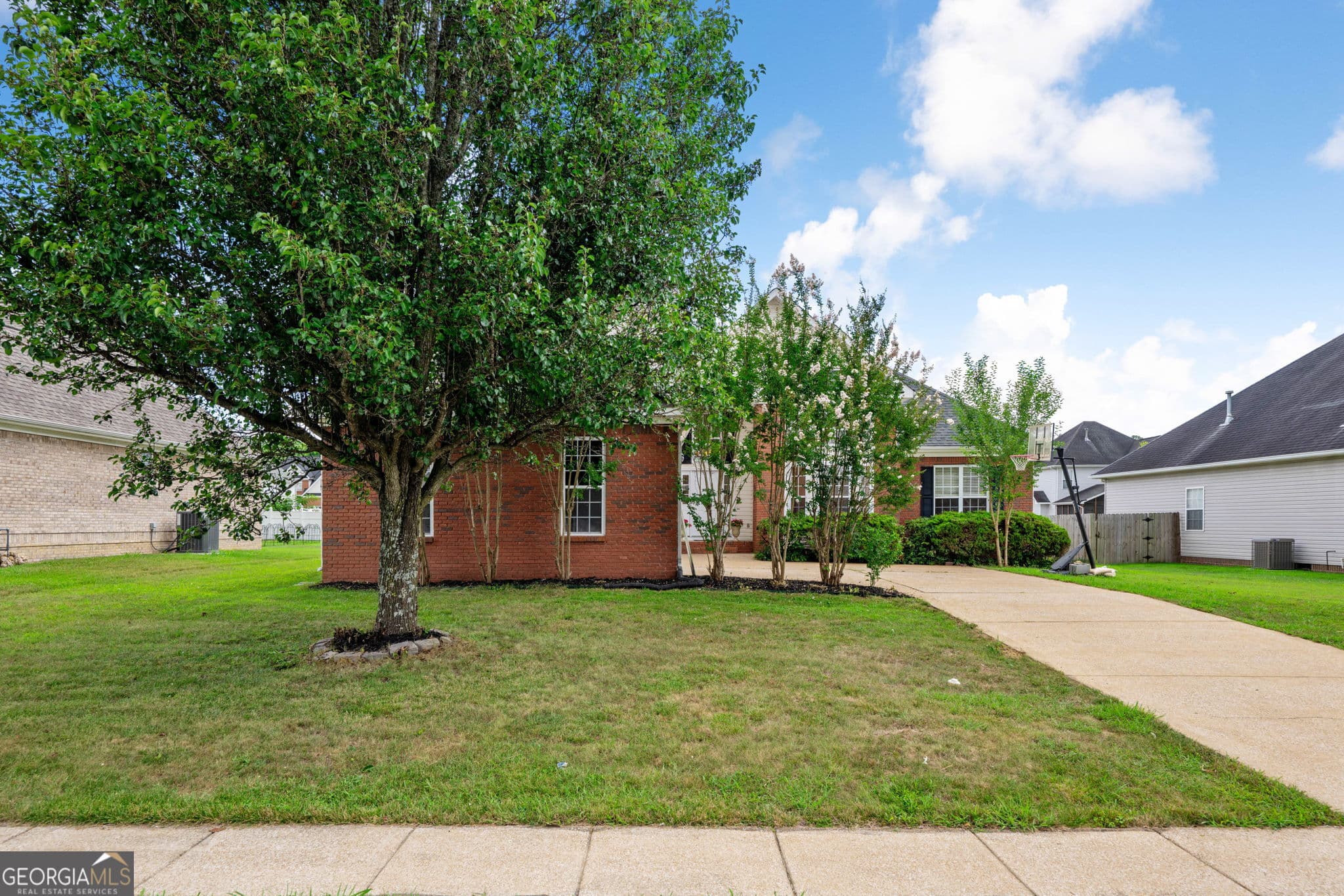4 bedroom, 2.5 bathroom, 2,490 sq ft single family residence for sale at 2446 Triangle Farm Road, Chattanooga, TN 37421 — photo 2