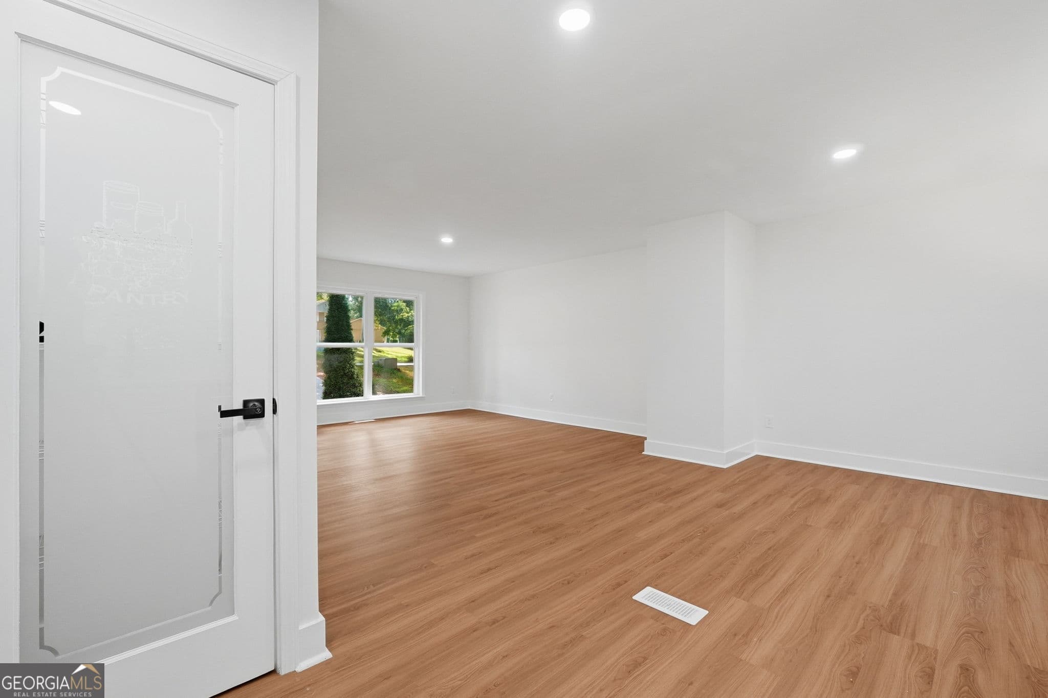 4 bedroom, 2.5 bathroom, 1,906 sq ft single family residence for sale at 4404 Cedar Ridge Trail, Stone Mountain, GA 30083 — photo 10