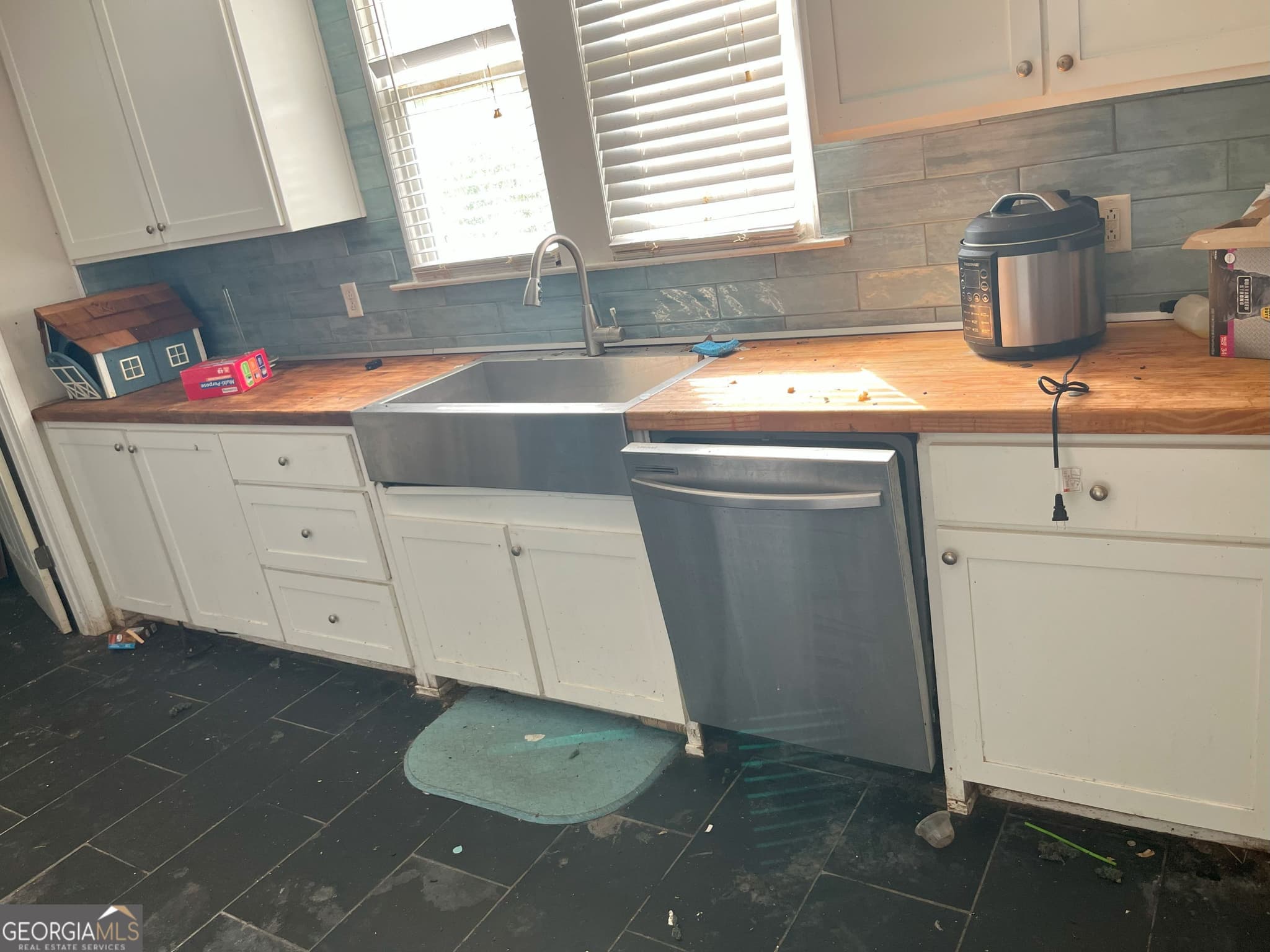 3 bedroom, 2 bathroom single family residence for sale at 412 E Orange Street, Jesup, GA 31546 — photo 6