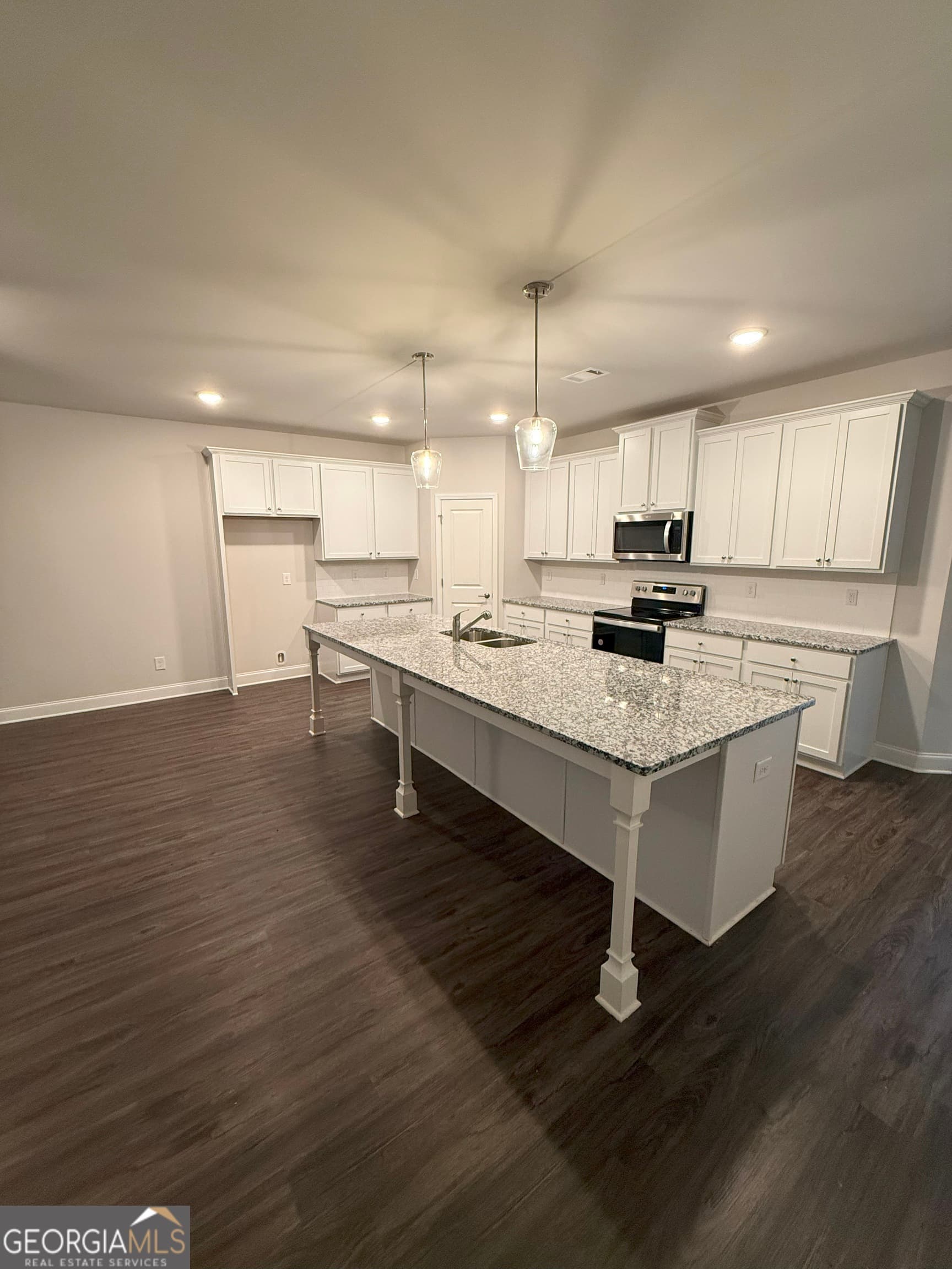 3 bedroom, 2.5 bathroom, 1,695 sq ft townhouse for rent at 2576 Mills Commons Drive, Decatur, GA 30034 for $2,295 a month — photo 2