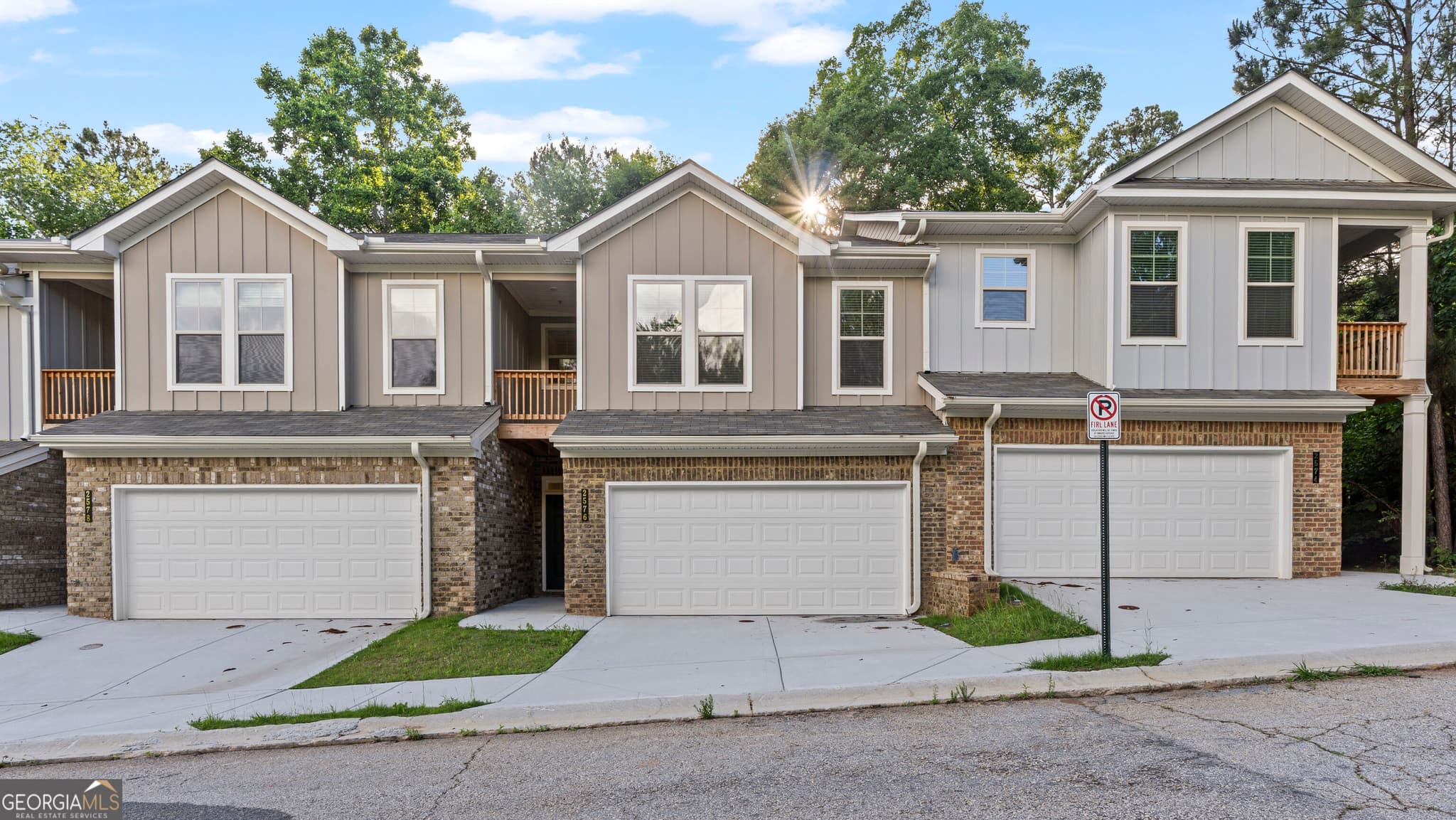 3 bedroom, 2.5 bathroom, 1,695 sq ft townhouse for rent at 2576 Mills Commons Drive, Decatur, GA 30034 for $2,295 a month — photo 1 of 25