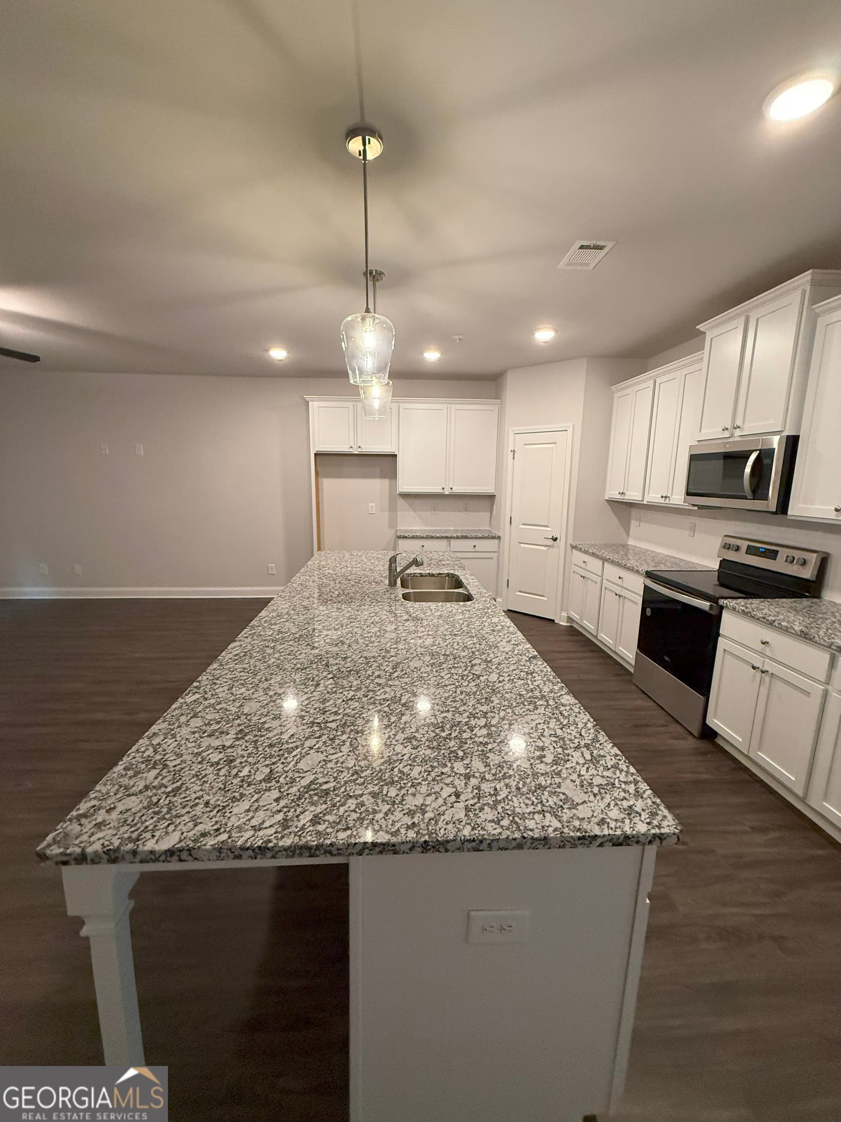 3 bedroom, 2.5 bathroom, 1,695 sq ft townhouse for rent at 2576 Mills Commons Drive, Decatur, GA 30034 for $2,295 a month — photo 8