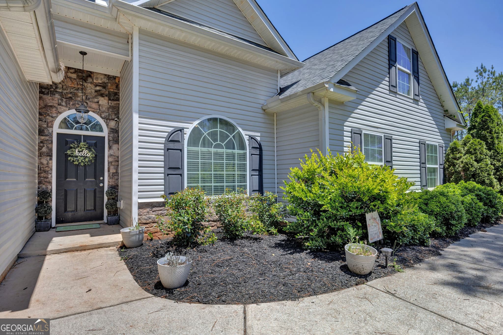 4 bedroom, 2 bathroom, 1,883 sq ft single family residence for sale at 10 PINE SHADOW Circle, Covington, GA 30016 — photo 2