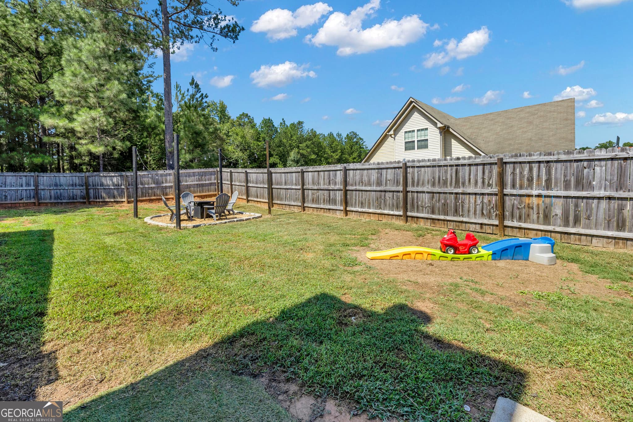 4 bedroom, 2 bathroom, 1,883 sq ft single family residence for sale at 10 PINE SHADOW Circle, Covington, GA 30016 — photo 9