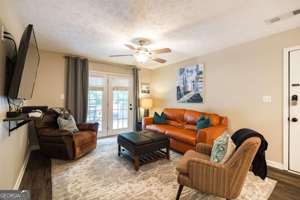 3 bedroom, 2 bathroom, 1,152 sq ft condominium for sale at 100 Downing Way G, Athens, GA 30606 — photo 2