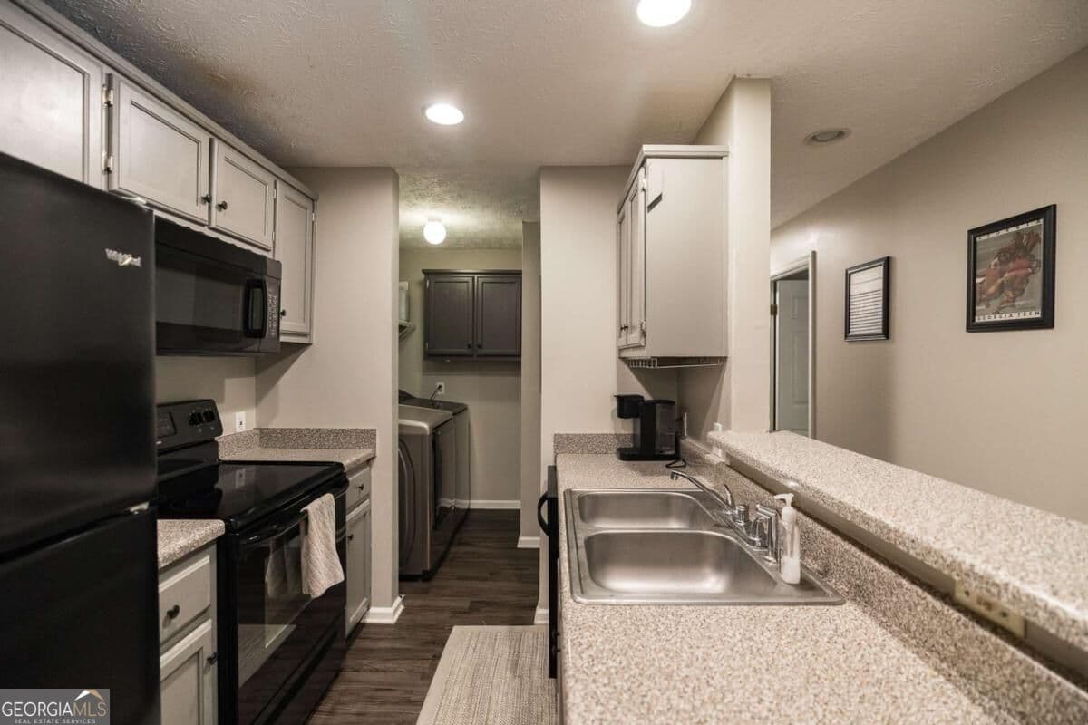 3 bedroom, 2 bathroom, 1,152 sq ft condominium for sale at 100 Downing Way G, Athens, GA 30606 — photo 6