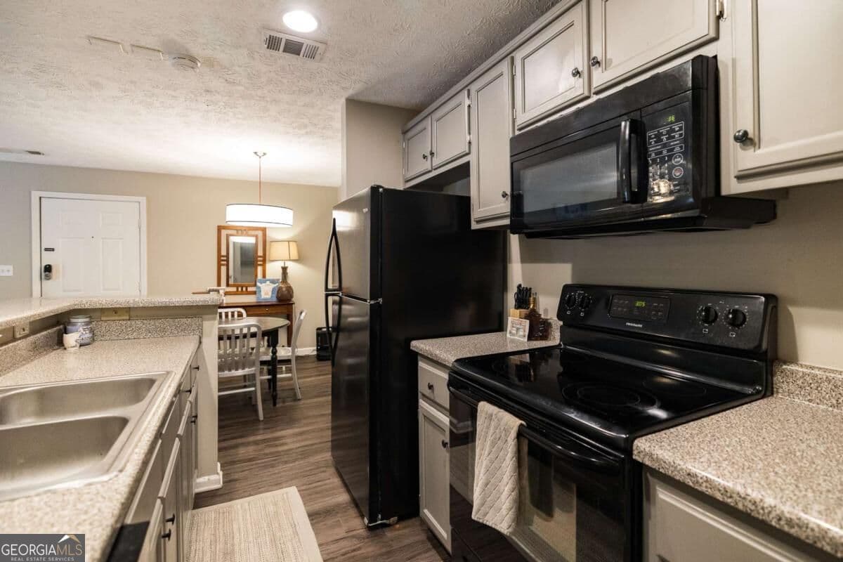 3 bedroom, 2 bathroom, 1,152 sq ft condominium for sale at 100 Downing Way G, Athens, GA 30606 — photo 5