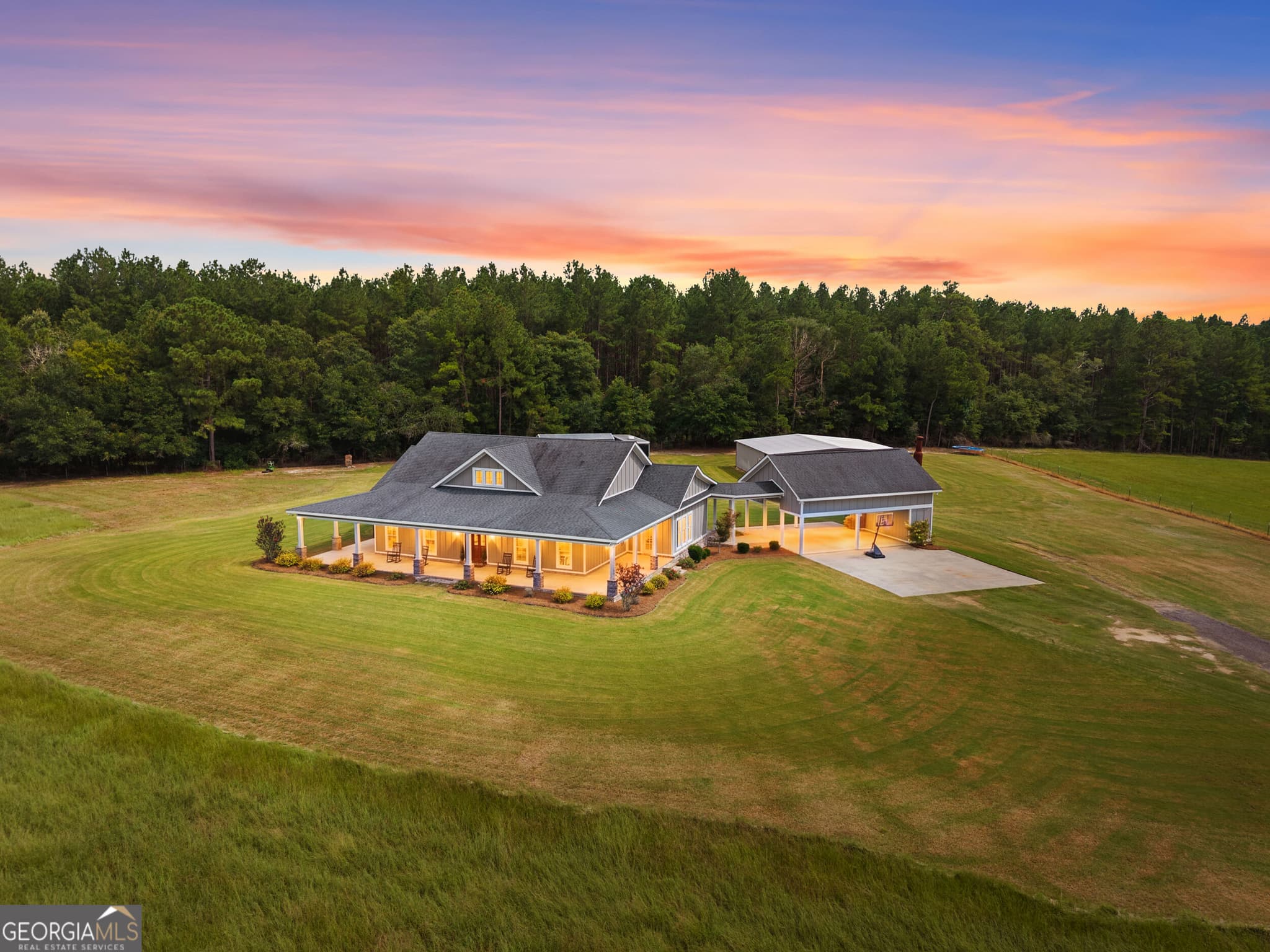 3 bedroom, 2.5 bathroom, 2,497 sq ft single family residence for sale at 3964 Hwy 17, Millen, GA 30442 — photo 2