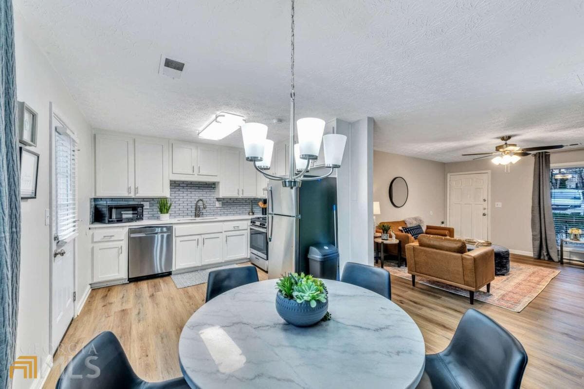 3 bedroom, 2 bathroom, 100 sq ft single family residence for rent at 210 Booth Road A, Marietta, GA 30008 for $3,600 a month — photo 6